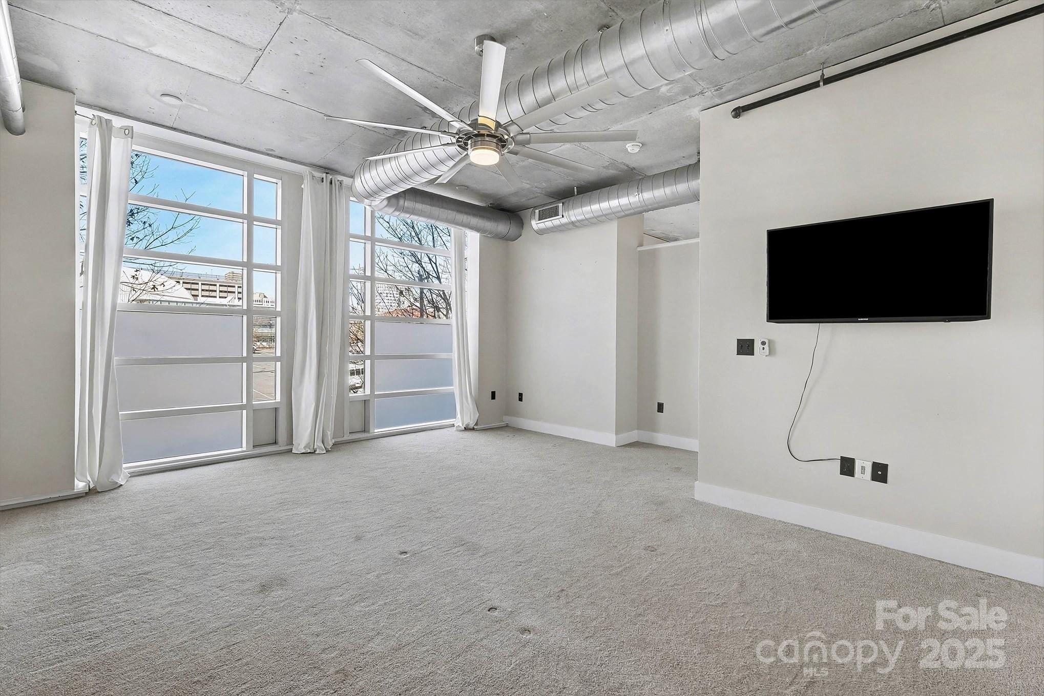 505 E Sixth Street 304 Property Photo 23