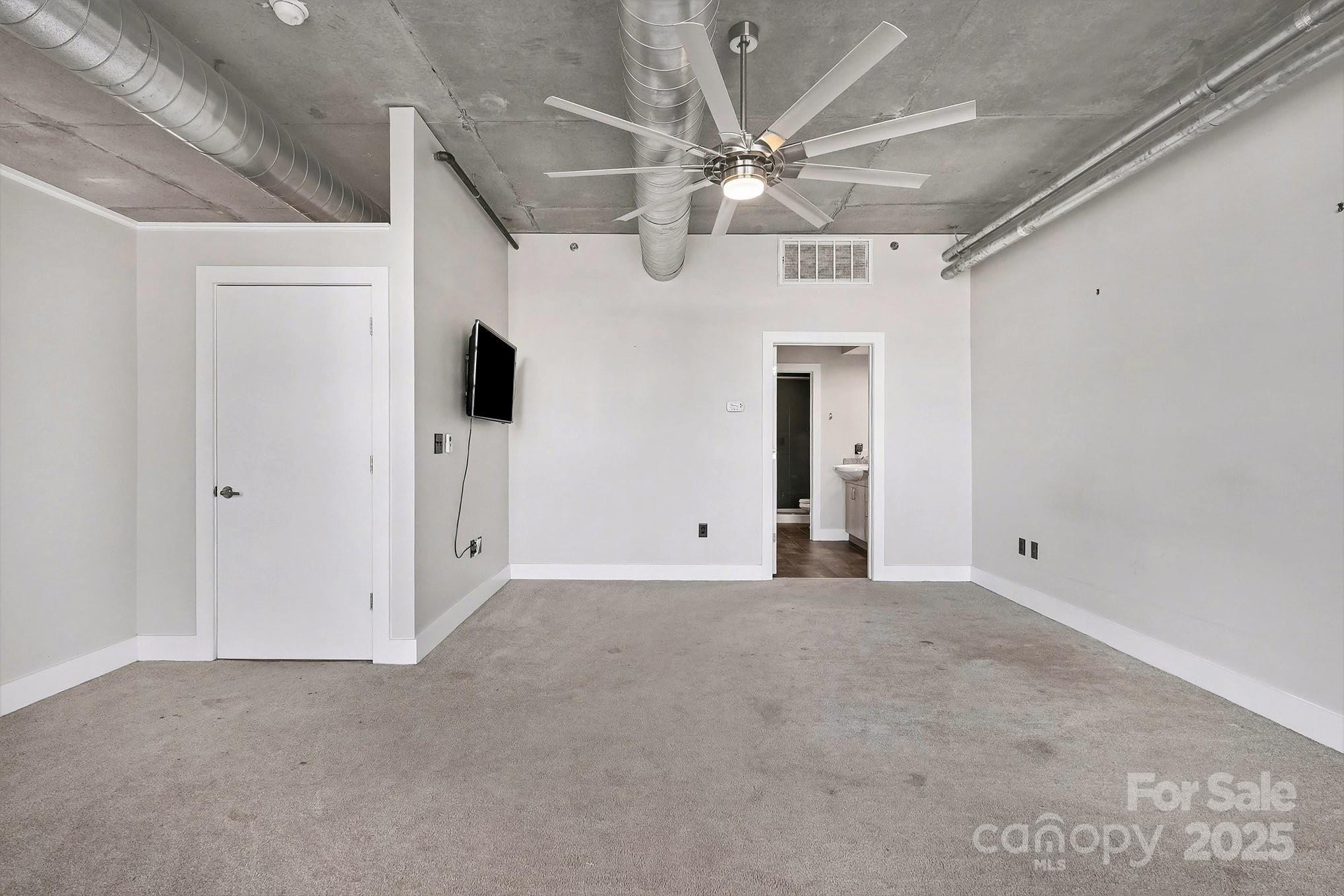 505 E Sixth Street 304 Property Photo 24