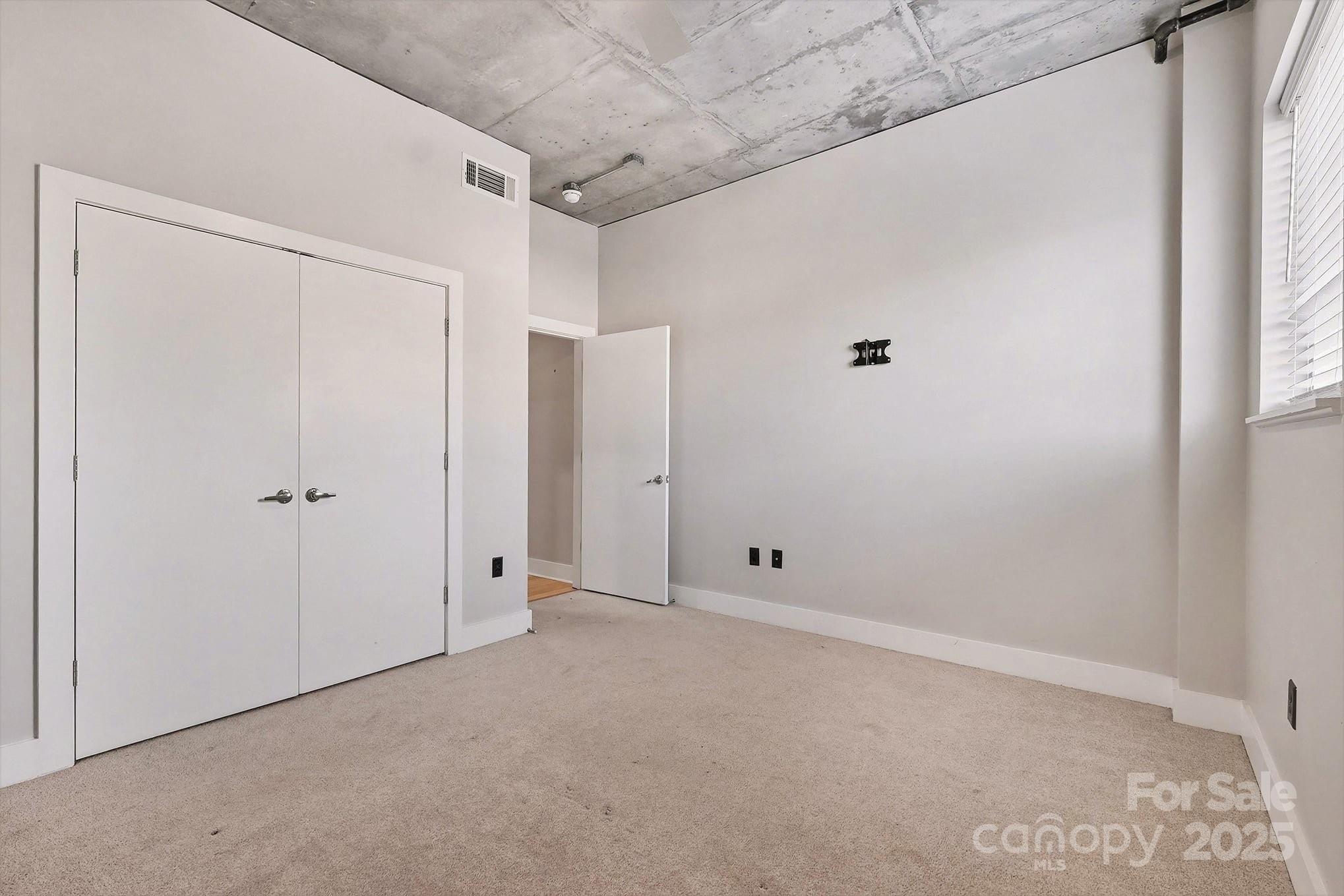 505 E Sixth Street 304 Property Photo 29