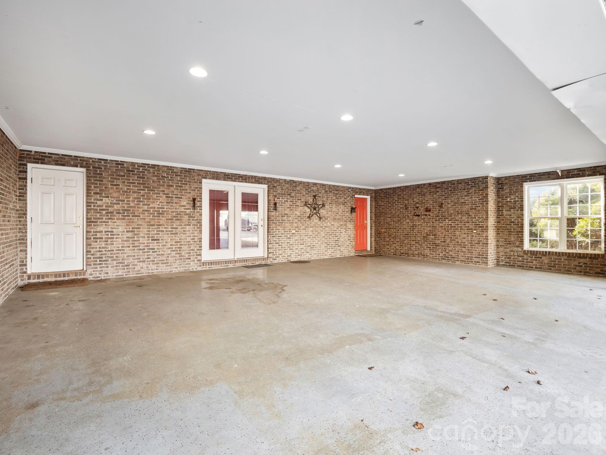 92 Rodaeo Drive Property Photo 5
