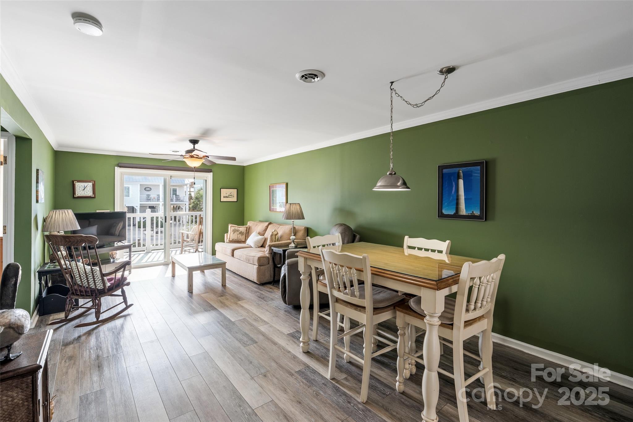 2714 W Beach Drive Property Photo 15