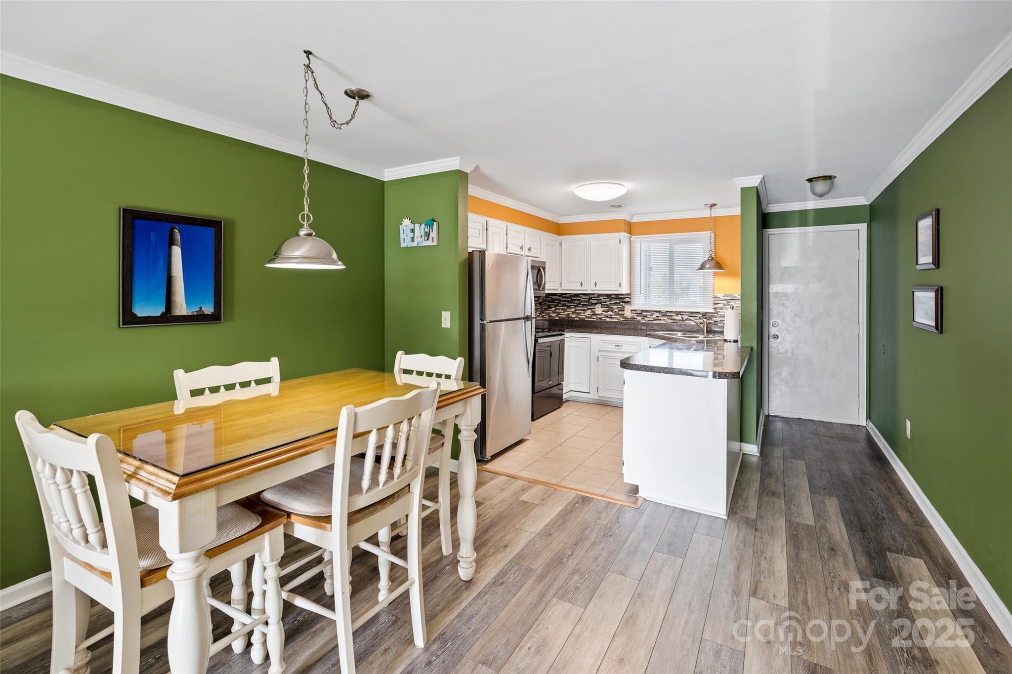 2714 W Beach Drive Property Photo 16
