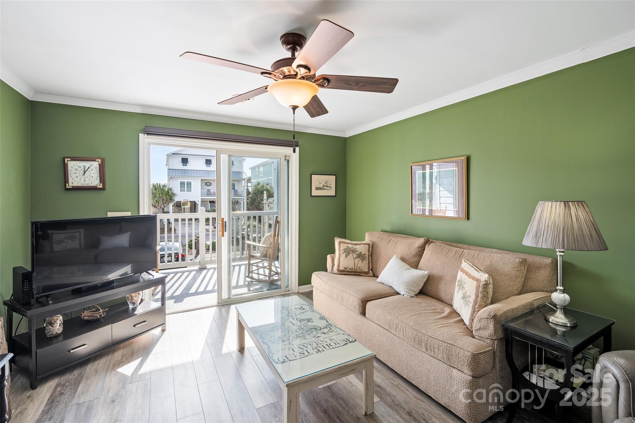 2714 W Beach Drive Property Photo 22