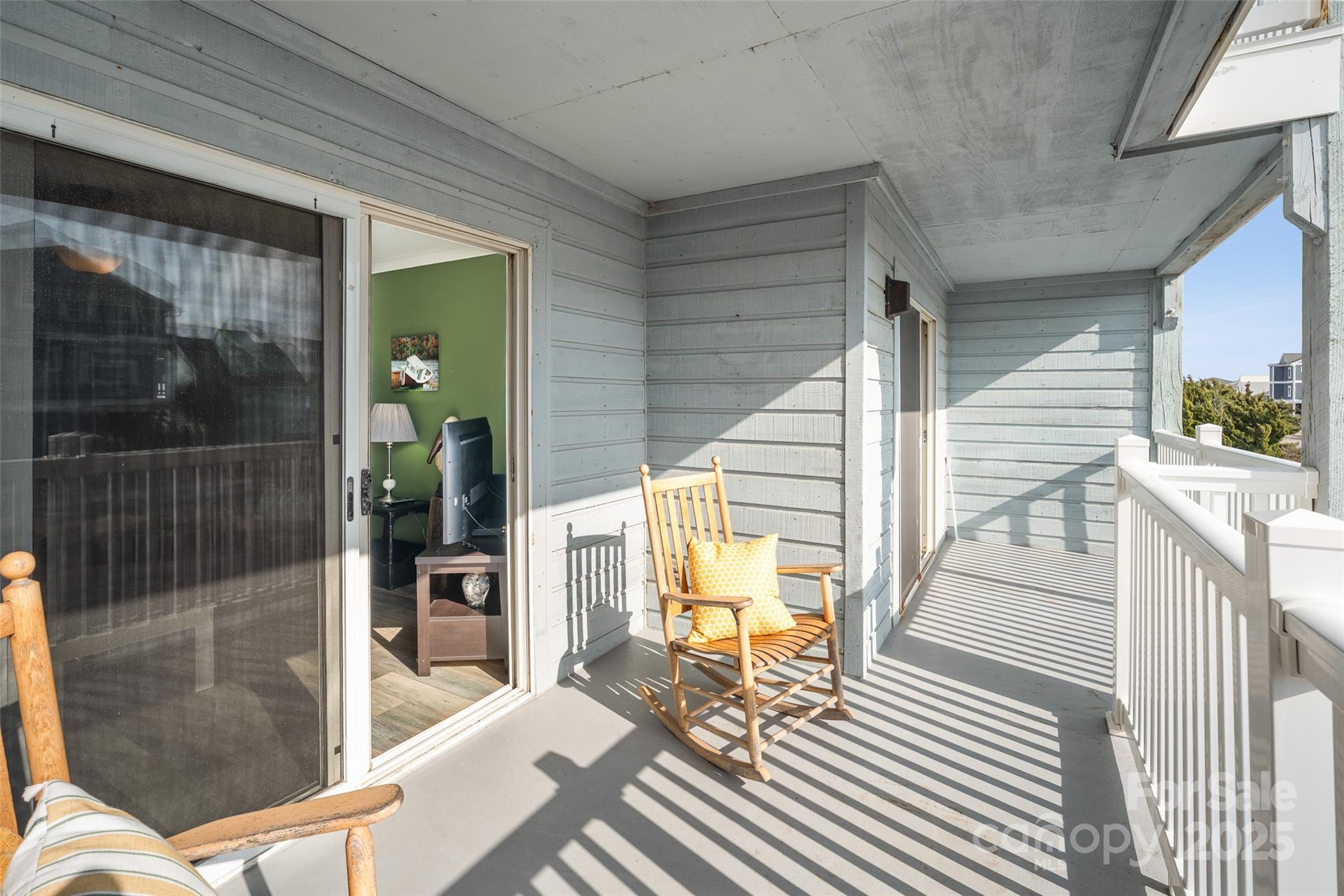 2714 W Beach Drive Property Photo 31