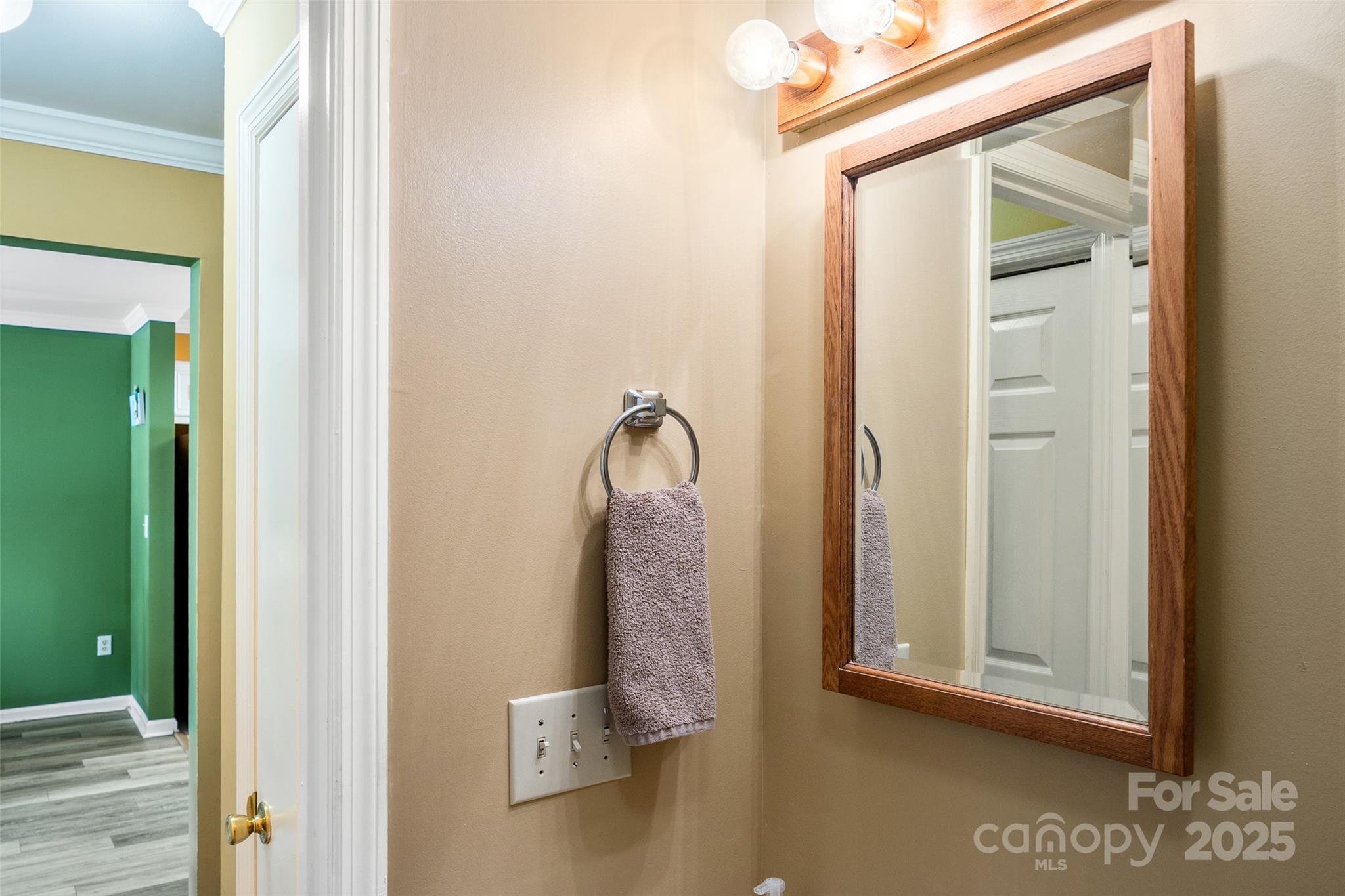2714 W Beach Drive Property Photo 34