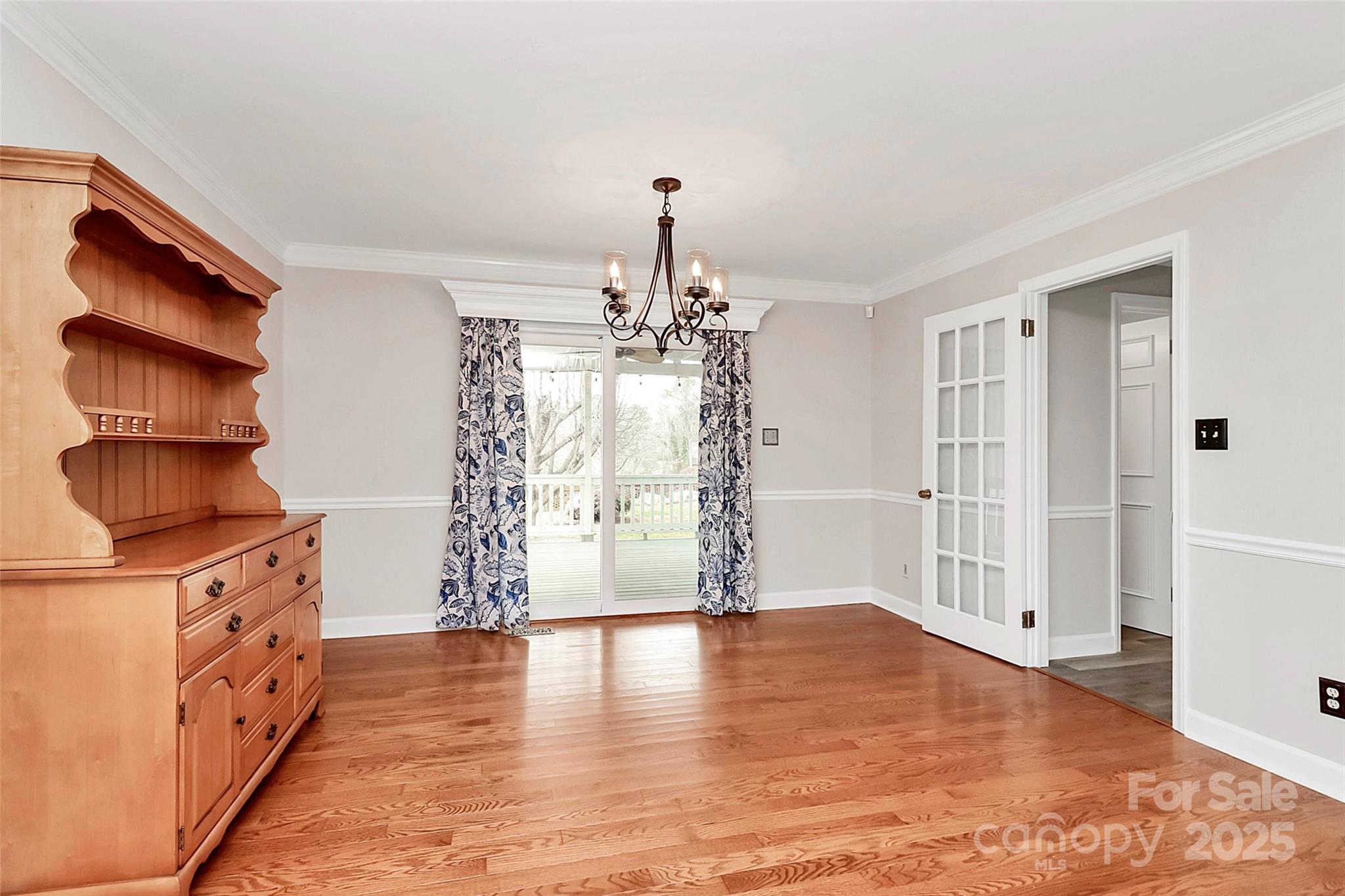 2468 Shaw Avenue Property Photo 8