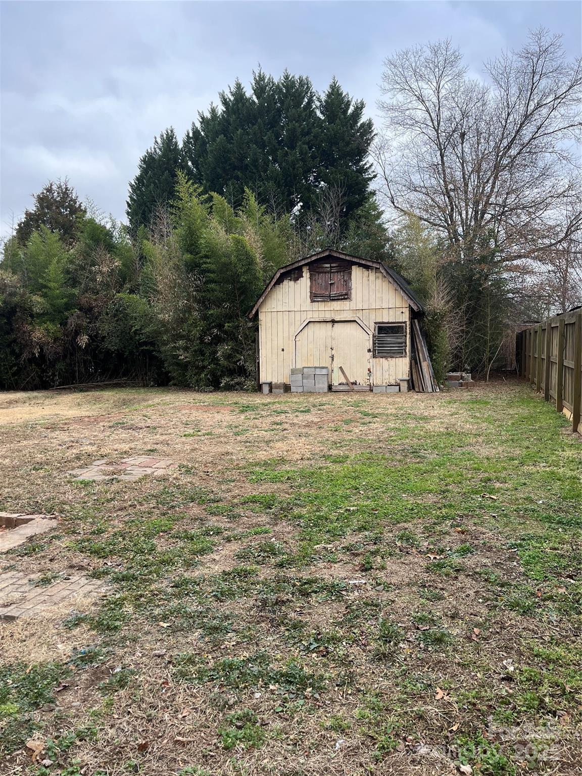 206 E Catawba Drive Property Photo 18