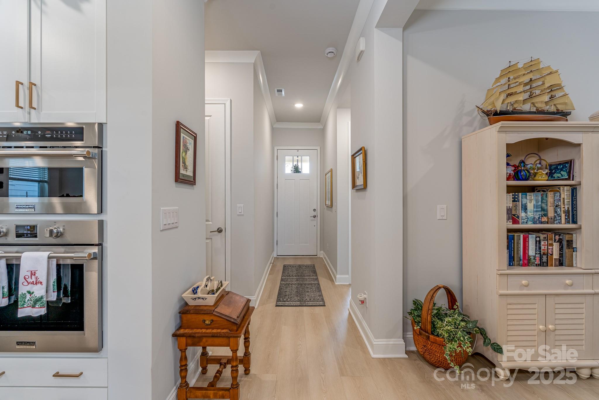 1038 Idyllic Lane Property Photo 7