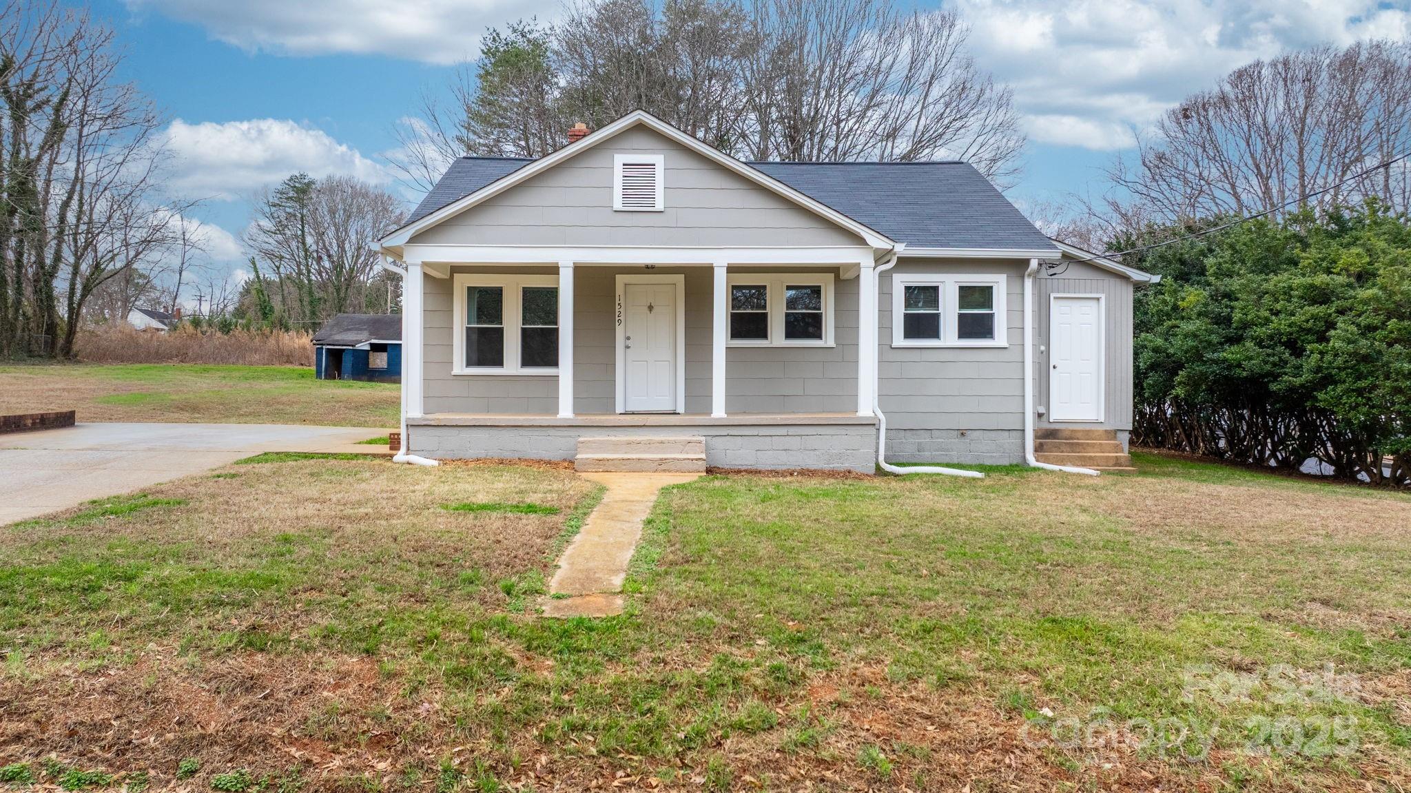 1529 4th Street Property Photo 2