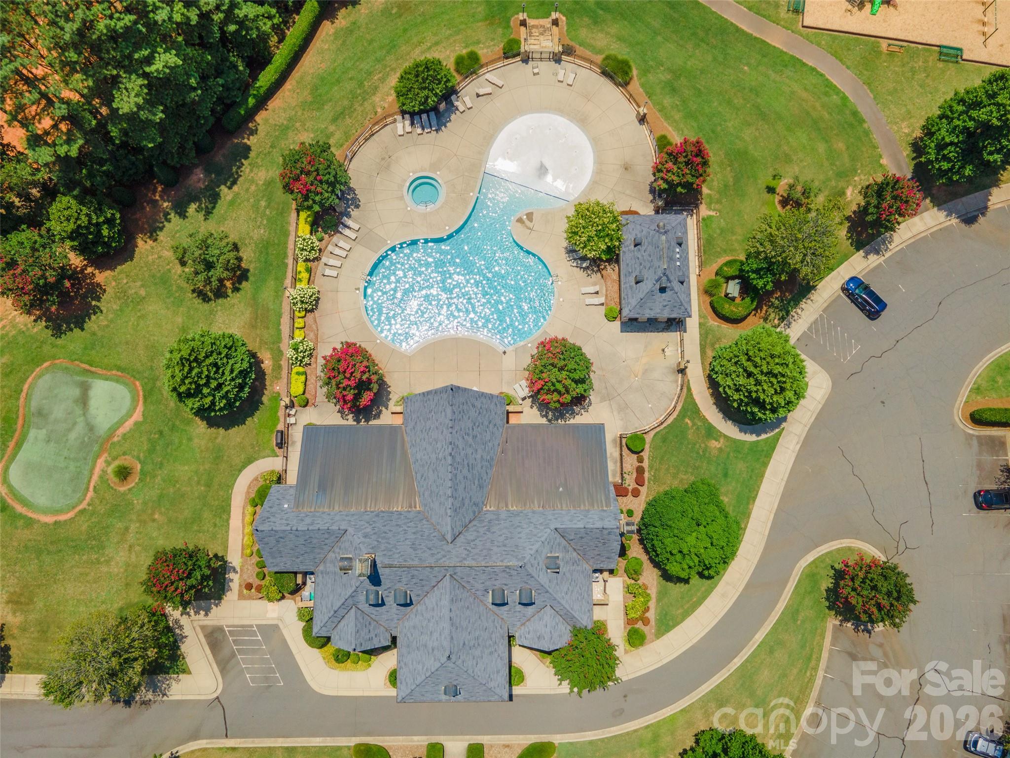 2021 Gladelynn Court Property Photo 5
