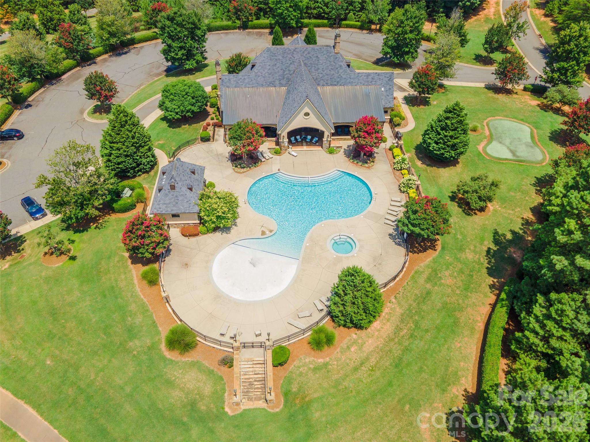 2021 Gladelynn Court Property Photo 6