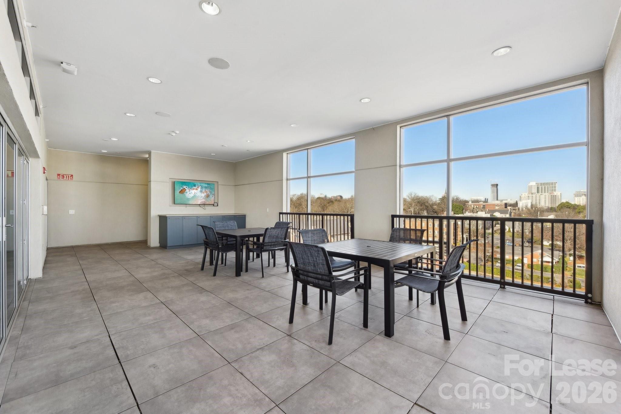 905 Kenilworth Avenue A4a Property Photo 9