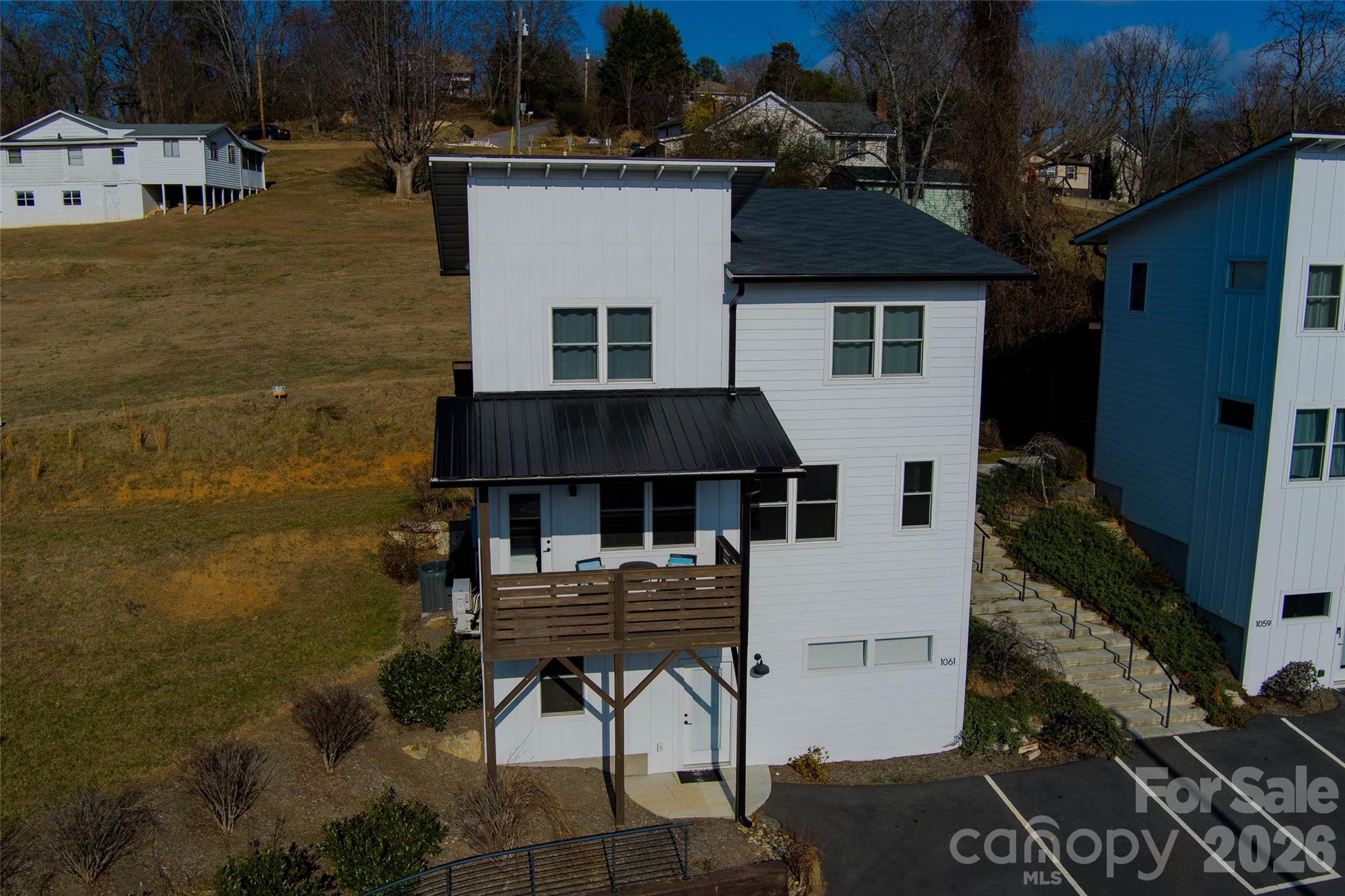 1057, 1061, 1063 Riverside Drive Property Photo 6