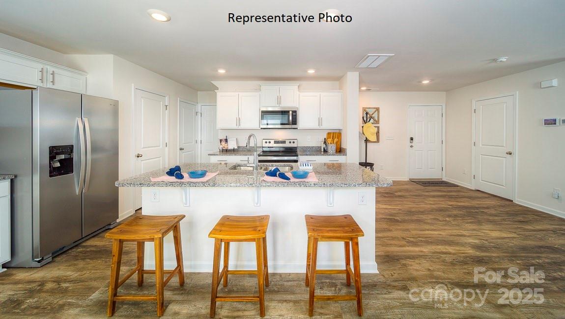 1410 Mammoth Road Property Photo 5