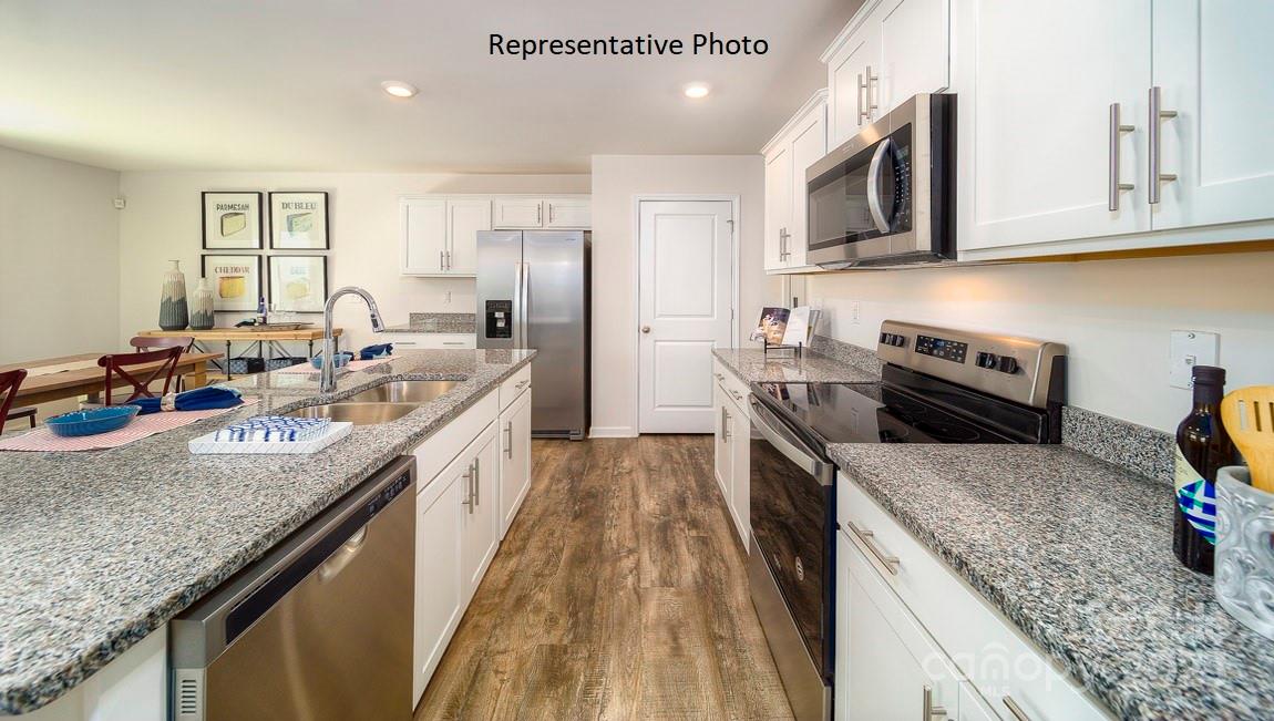 1410 Mammoth Road Property Photo 6