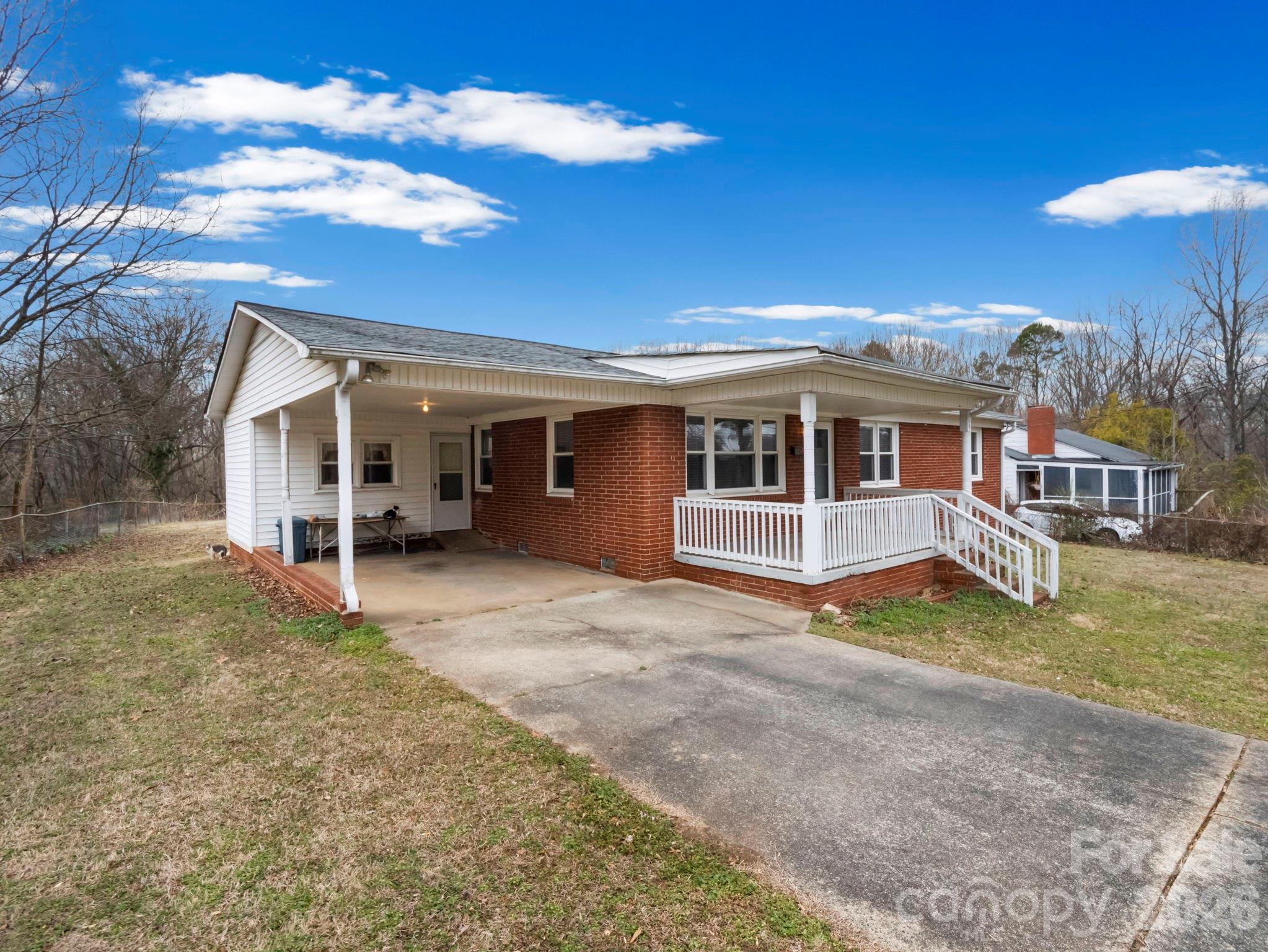 309 Green Street Property Photo 5