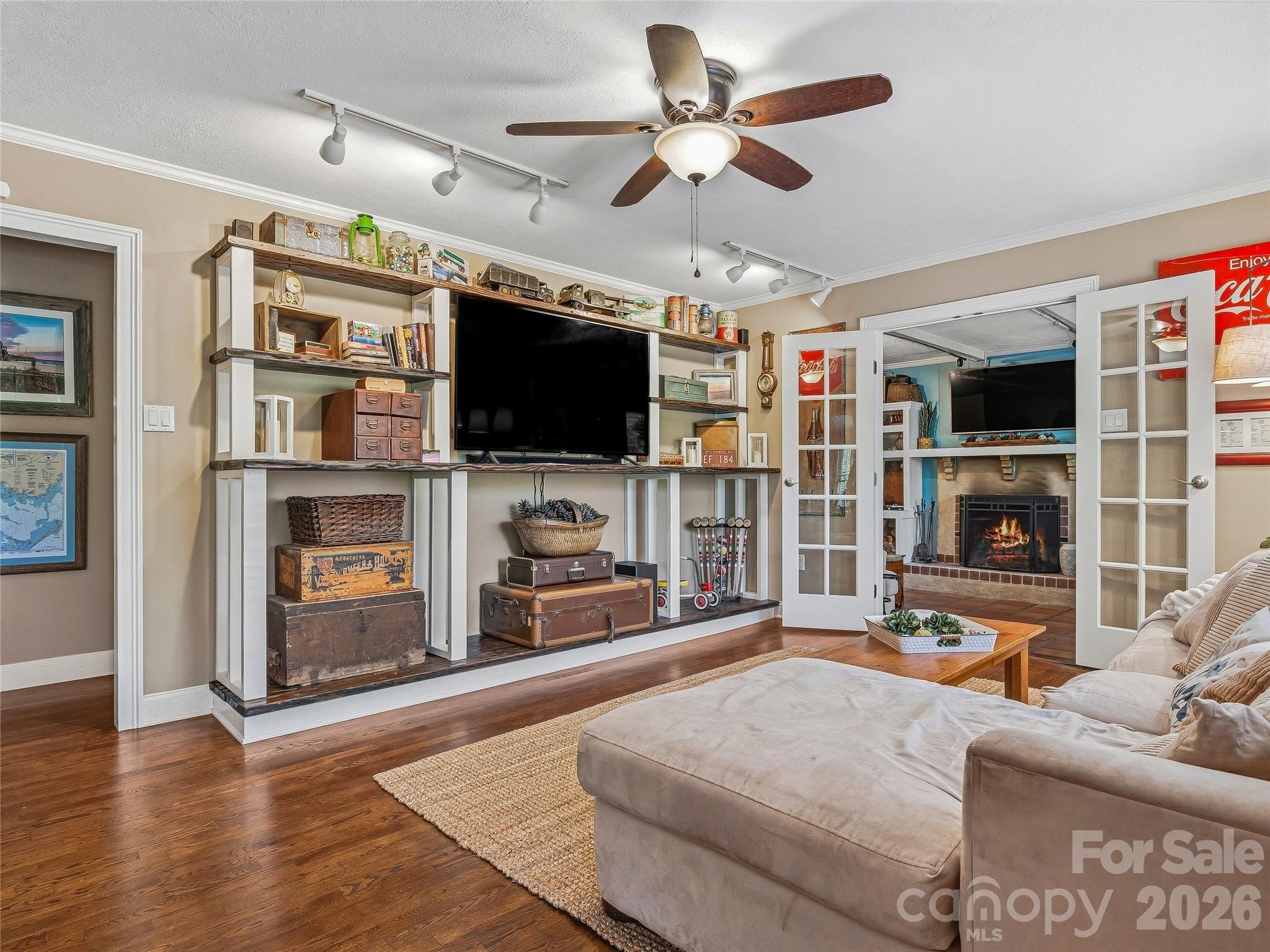416 S Cherokee Avenue Property Photo 8