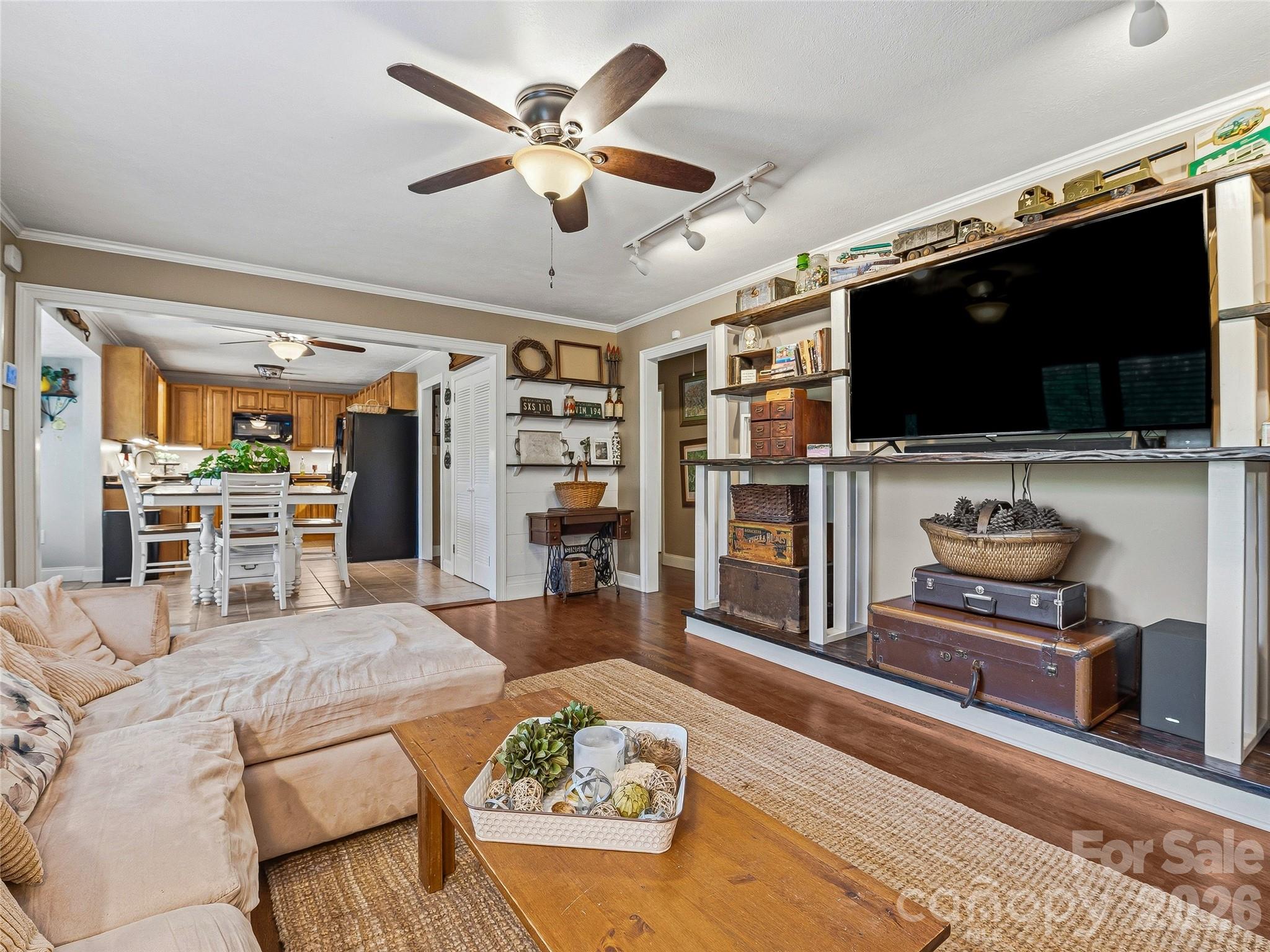 416 S Cherokee Avenue Property Photo 10