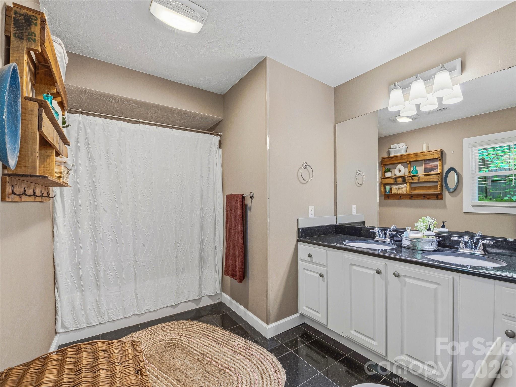 416 S Cherokee Avenue Property Photo 19