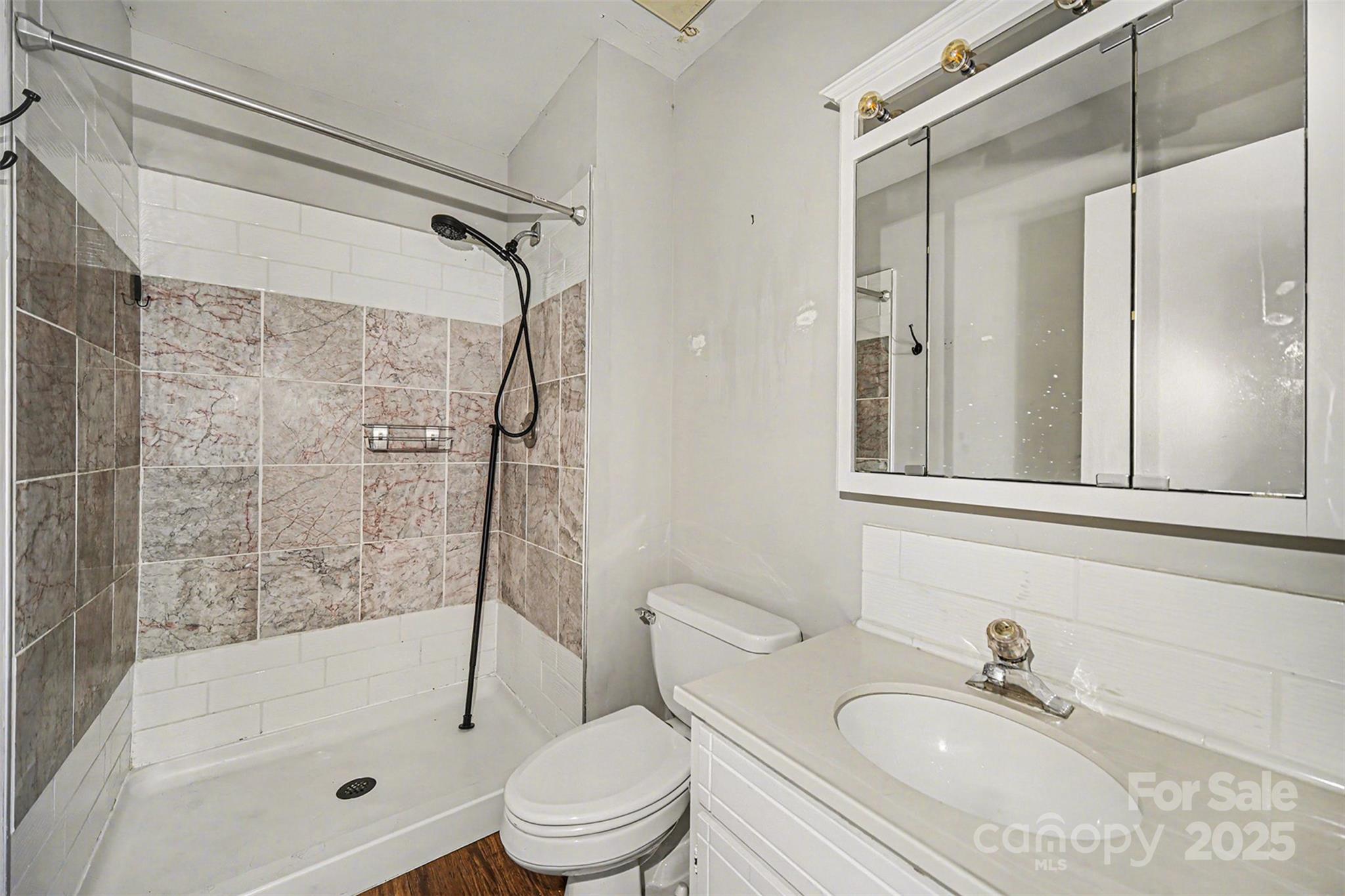 7913 Horse Chestnut Lane Property Photo 6