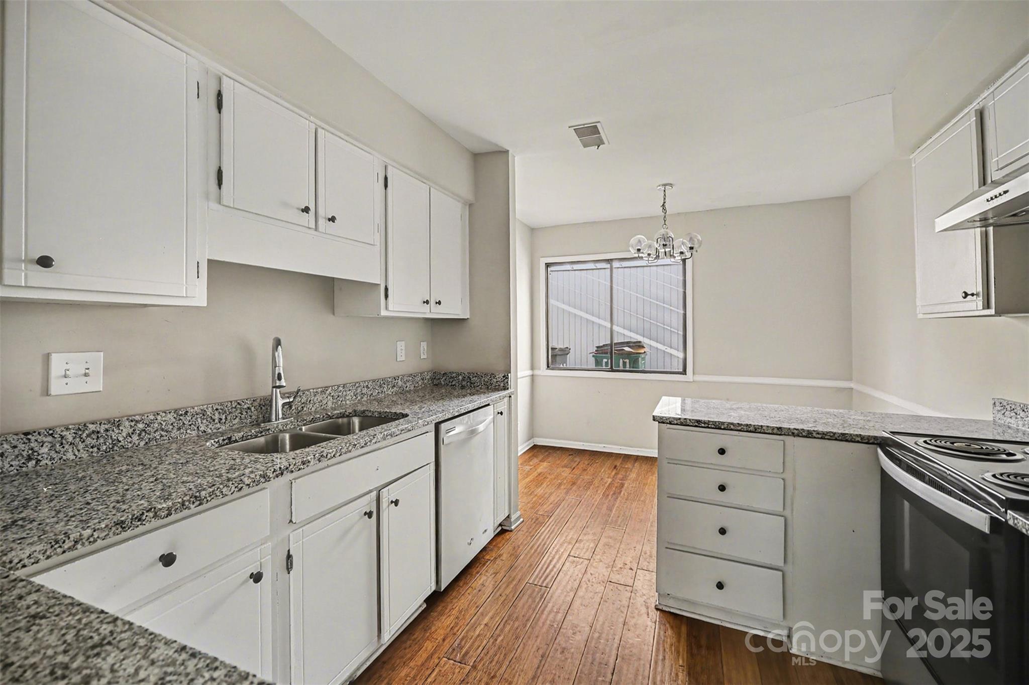 7913 Horse Chestnut Lane Property Photo 23
