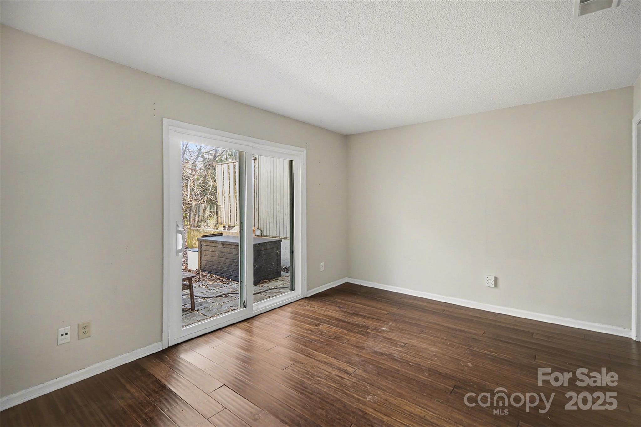 7913 Horse Chestnut Lane Property Photo 28