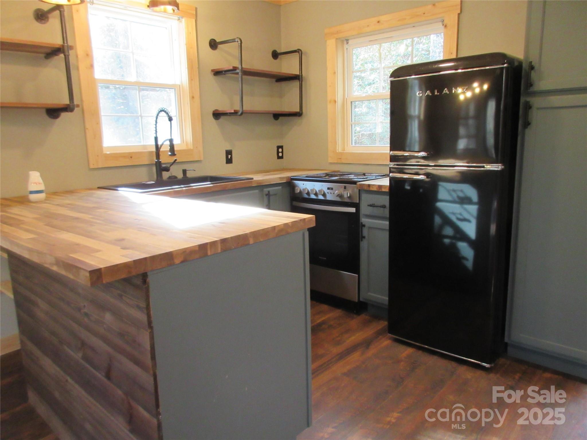 30 Rainbow Lake Circle Property Photo 8