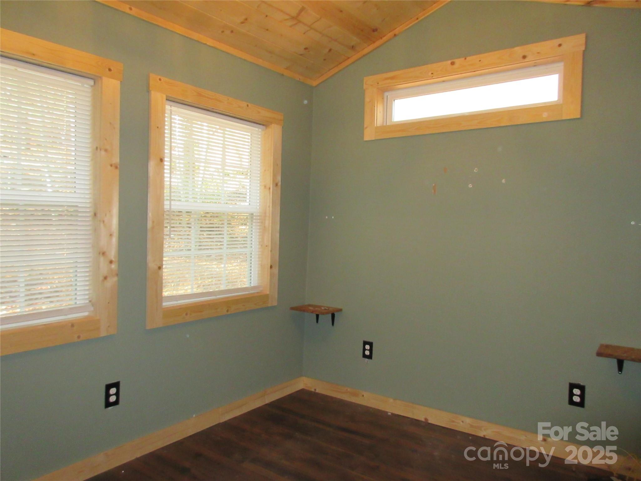 30 Rainbow Lake Circle Property Photo 14