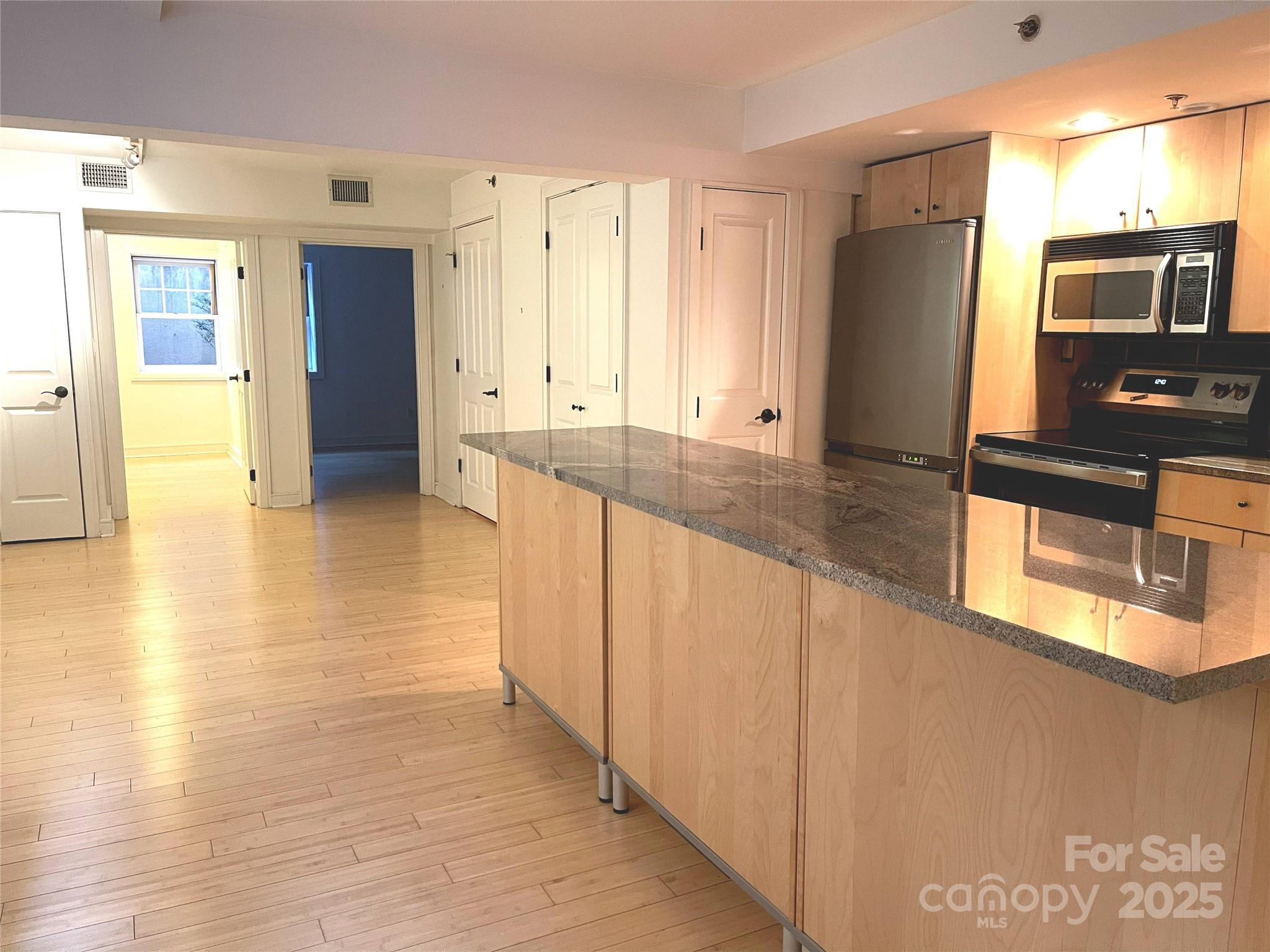 37 Hiawassee Street W106 Property Photo 4