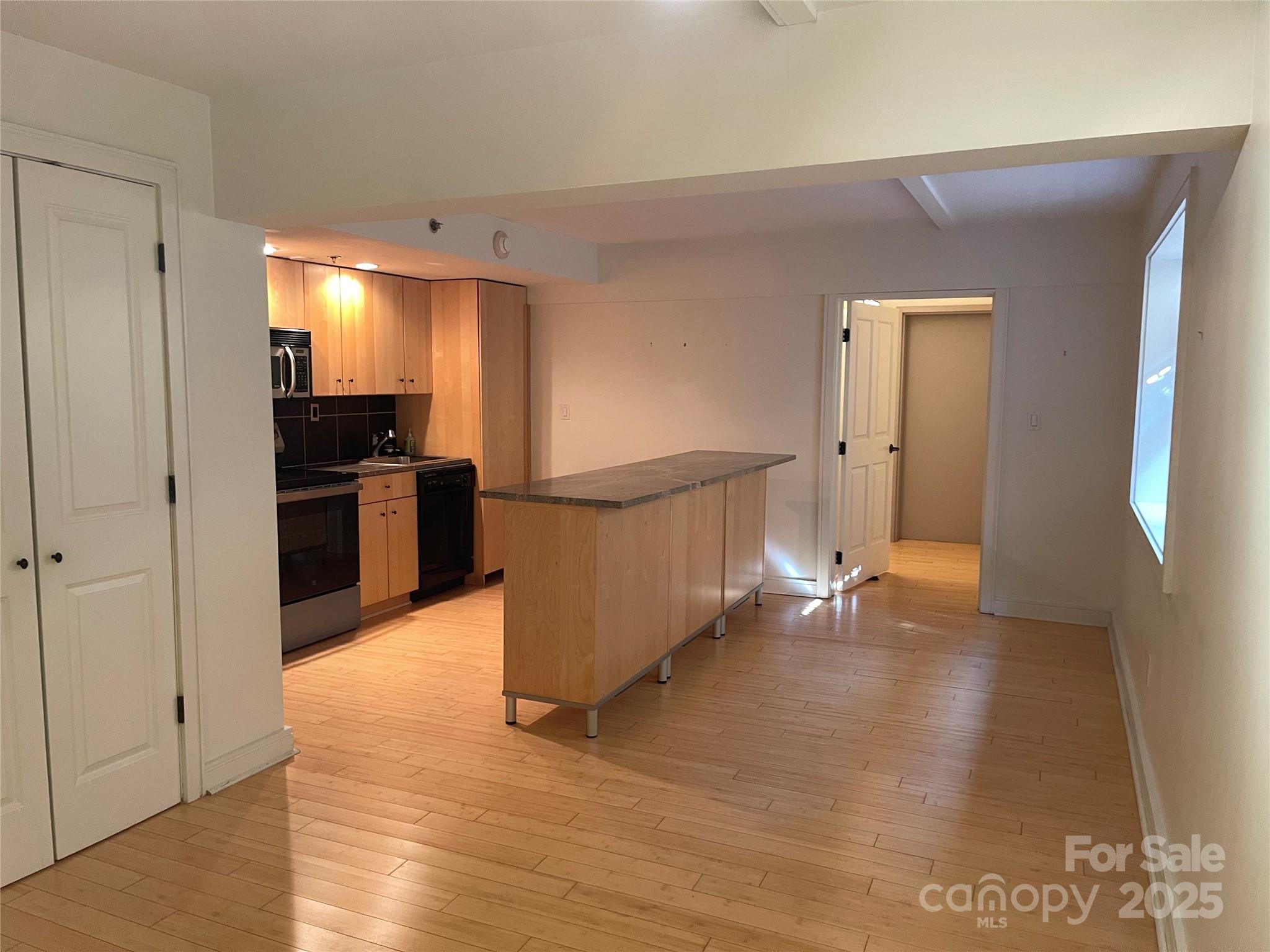 37 Hiawassee Street W106 Property Photo 6