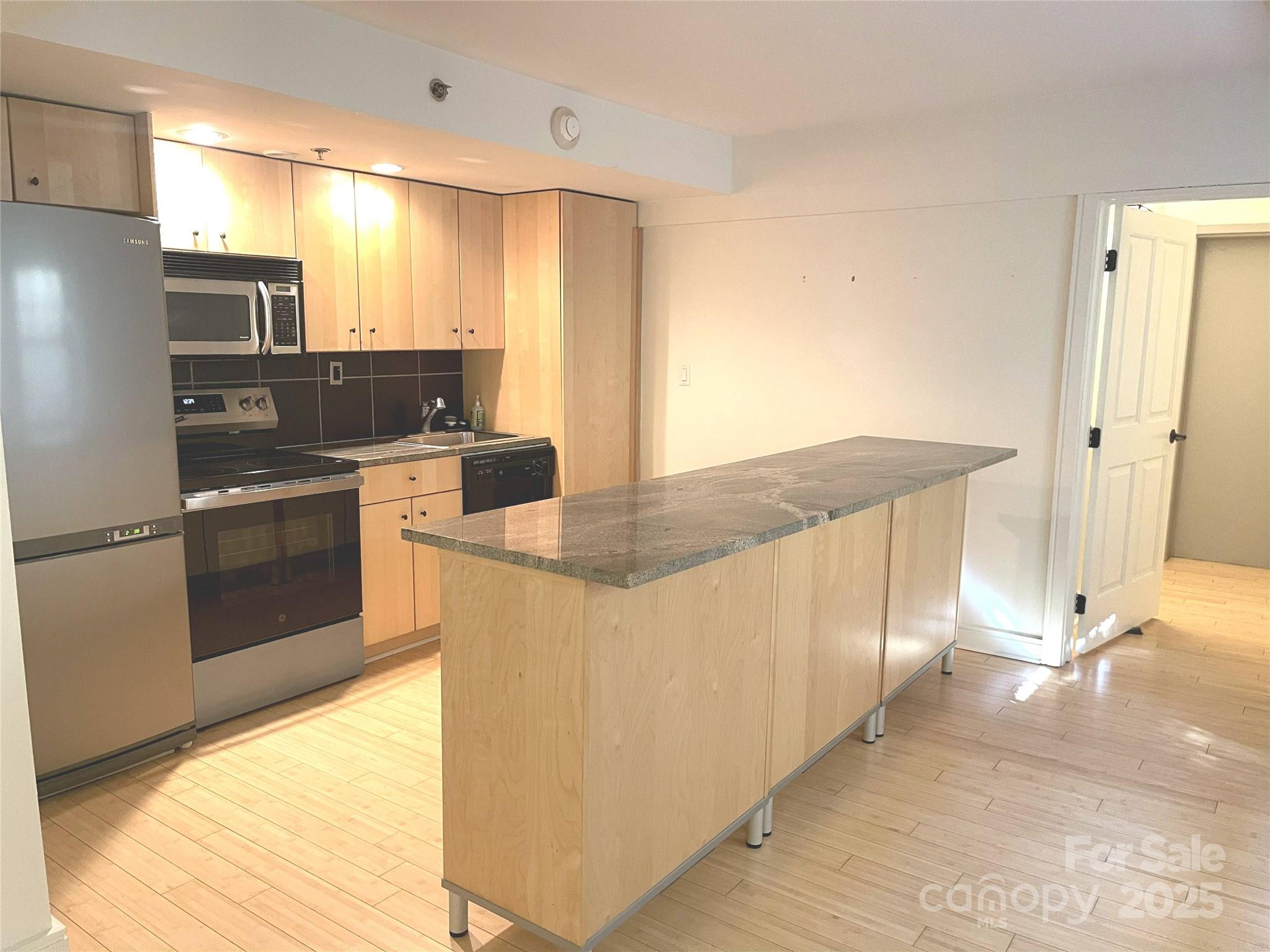 37 Hiawassee Street W106 Property Photo 8