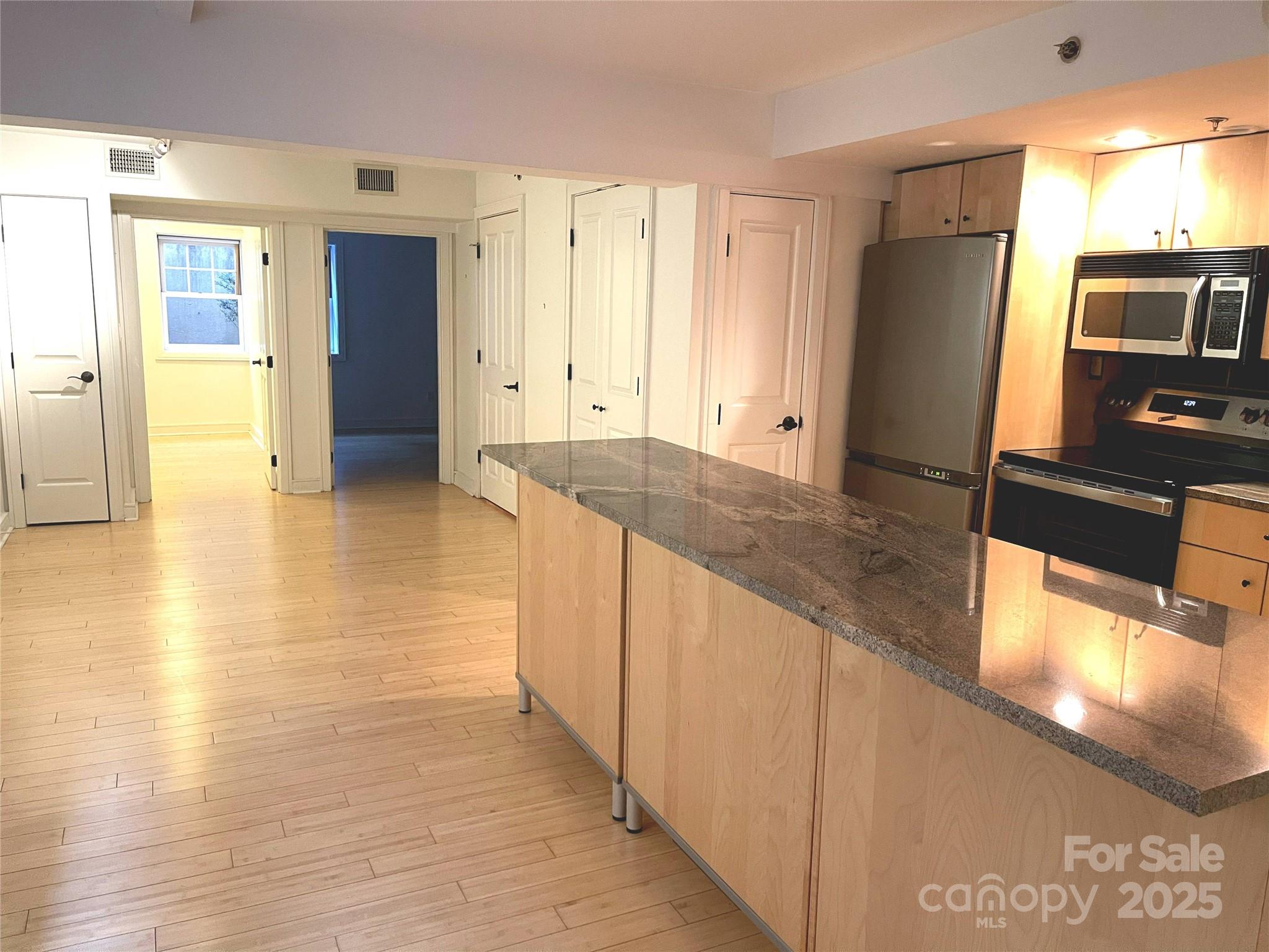 37 Hiawassee Street W106 Property Photo 10