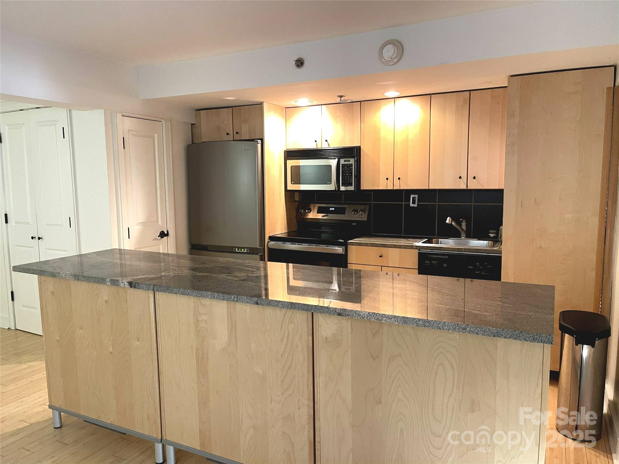 37 Hiawassee Street W106 Property Photo 12