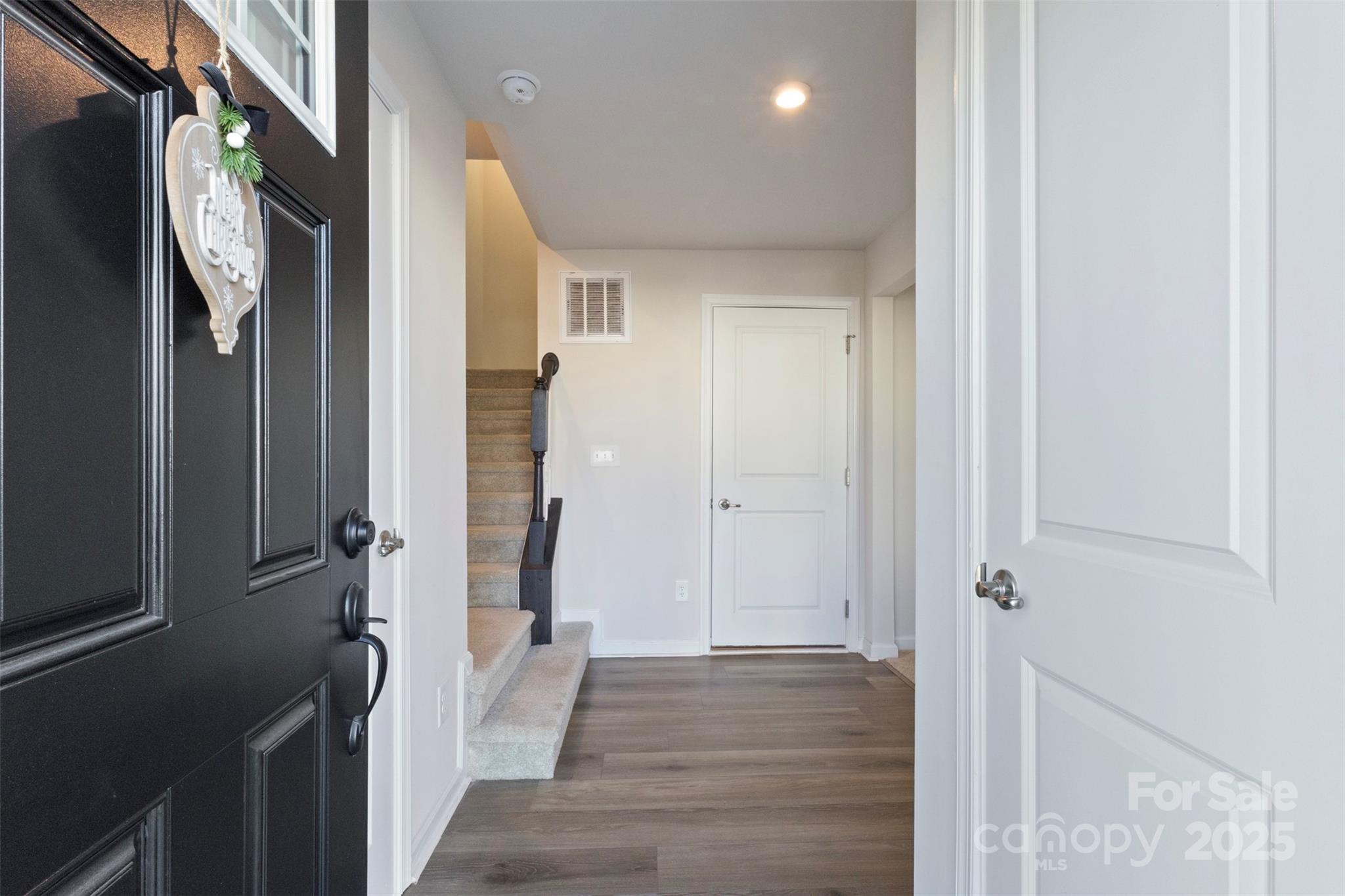 2016 Tupelo Grove Lane Property Photo 5