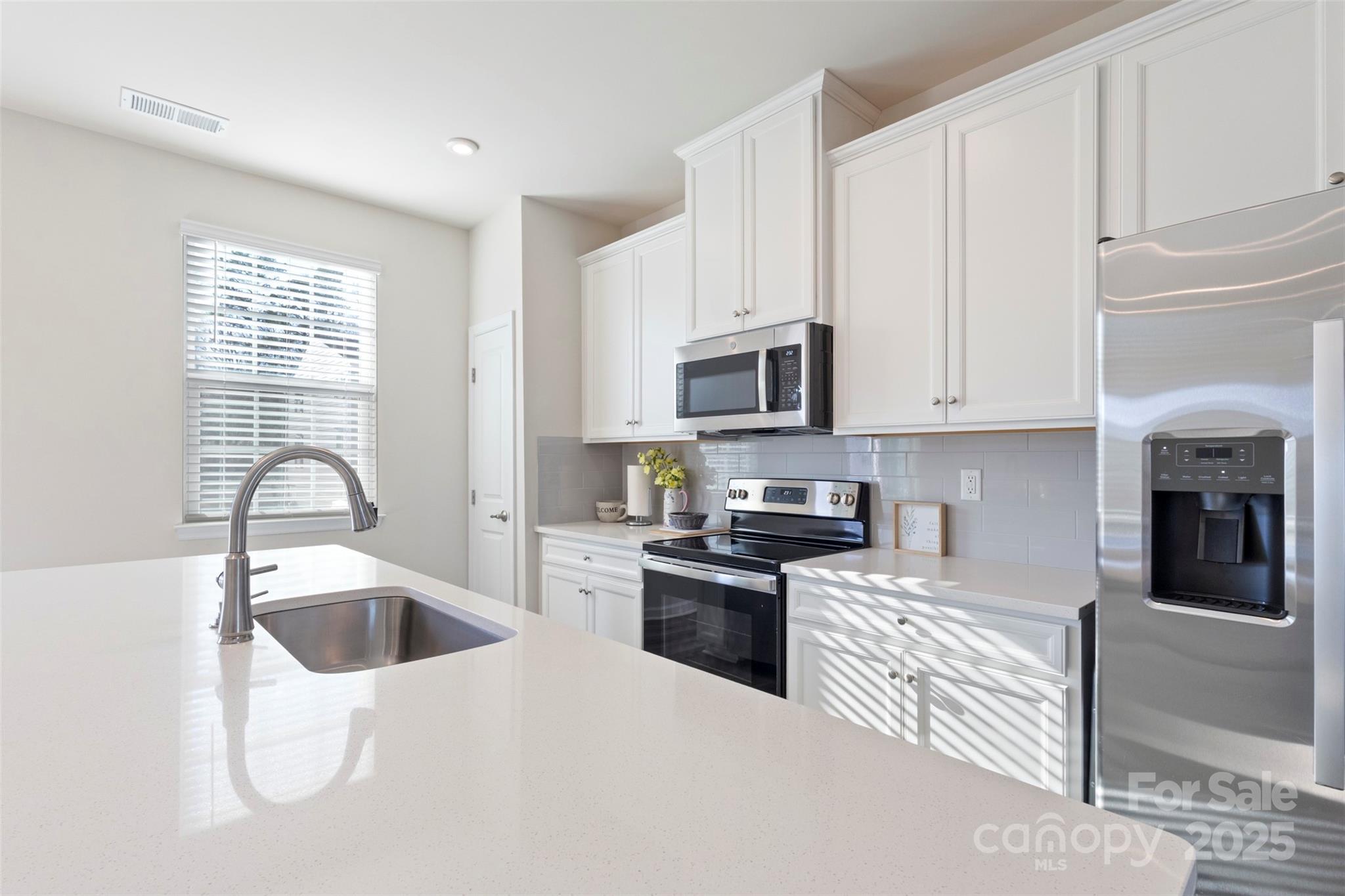 2016 Tupelo Grove Lane Property Photo 12