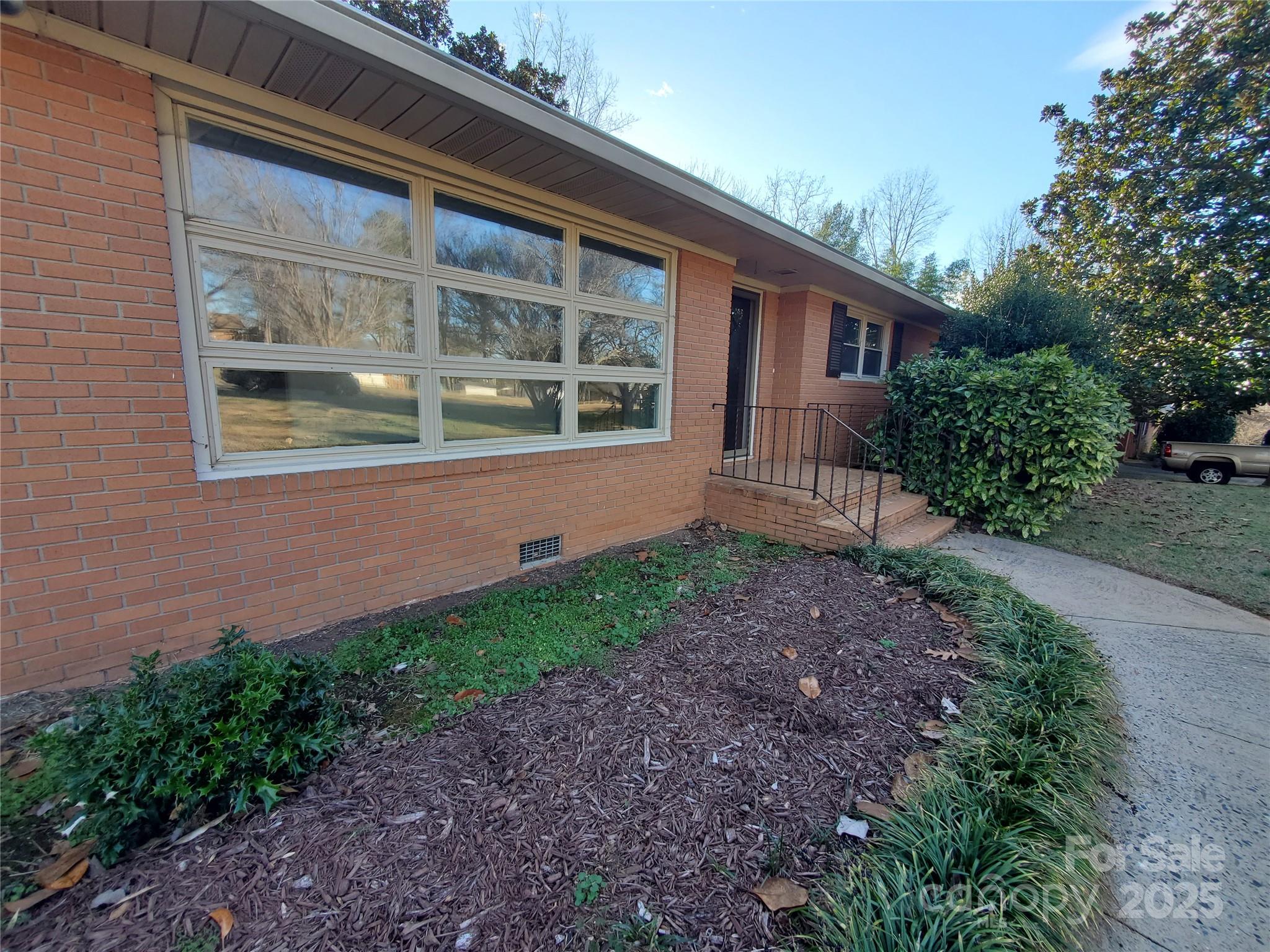 1303 Hunt Street Property Photo 1