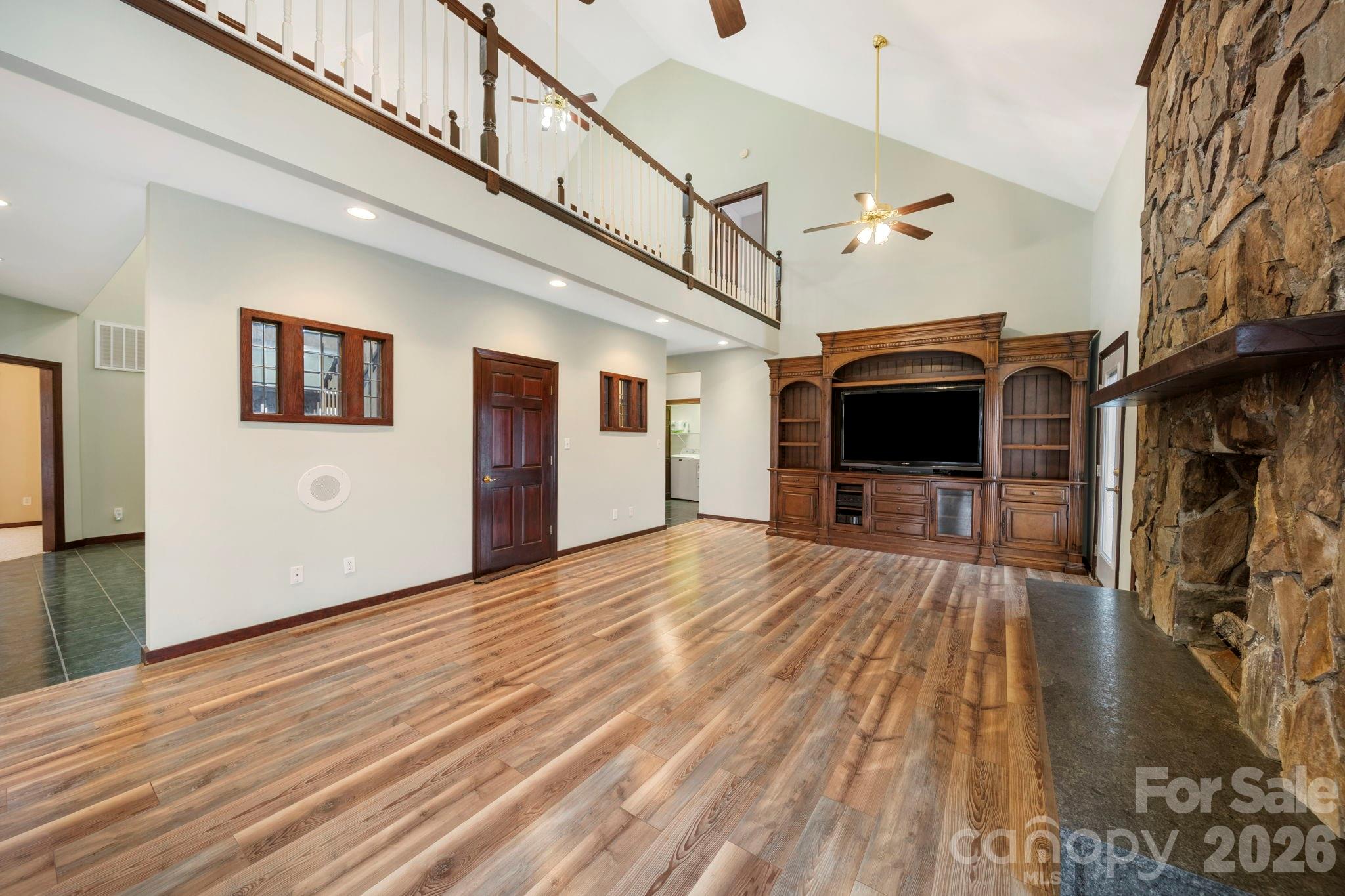 6650 Dellwood Drive Property Photo 3