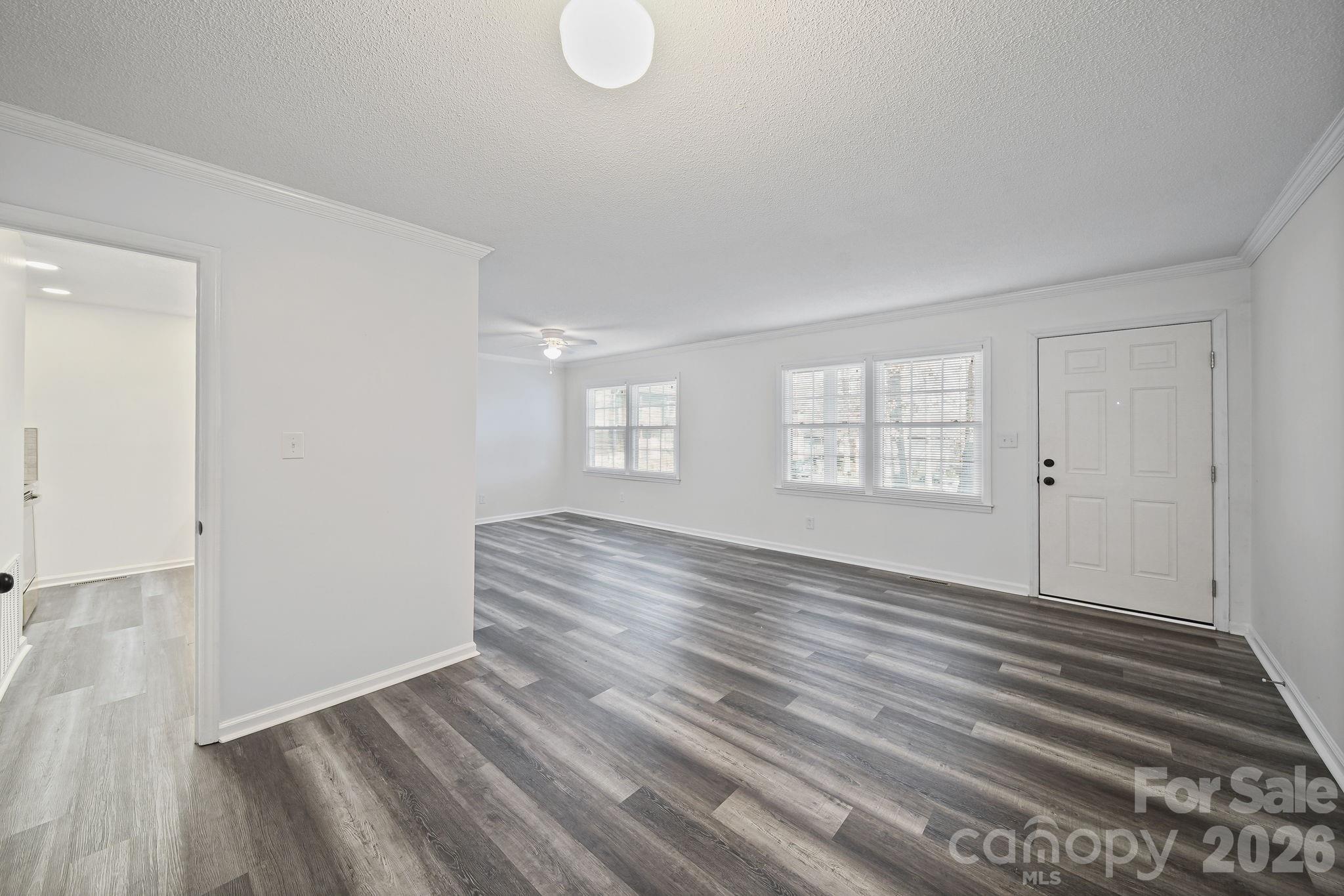 855 Nottingham Drive 65 Property Photo 11