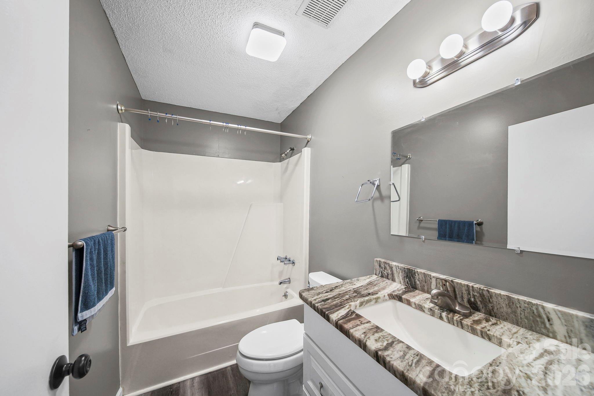 855 Nottingham Drive 65 Property Photo 16
