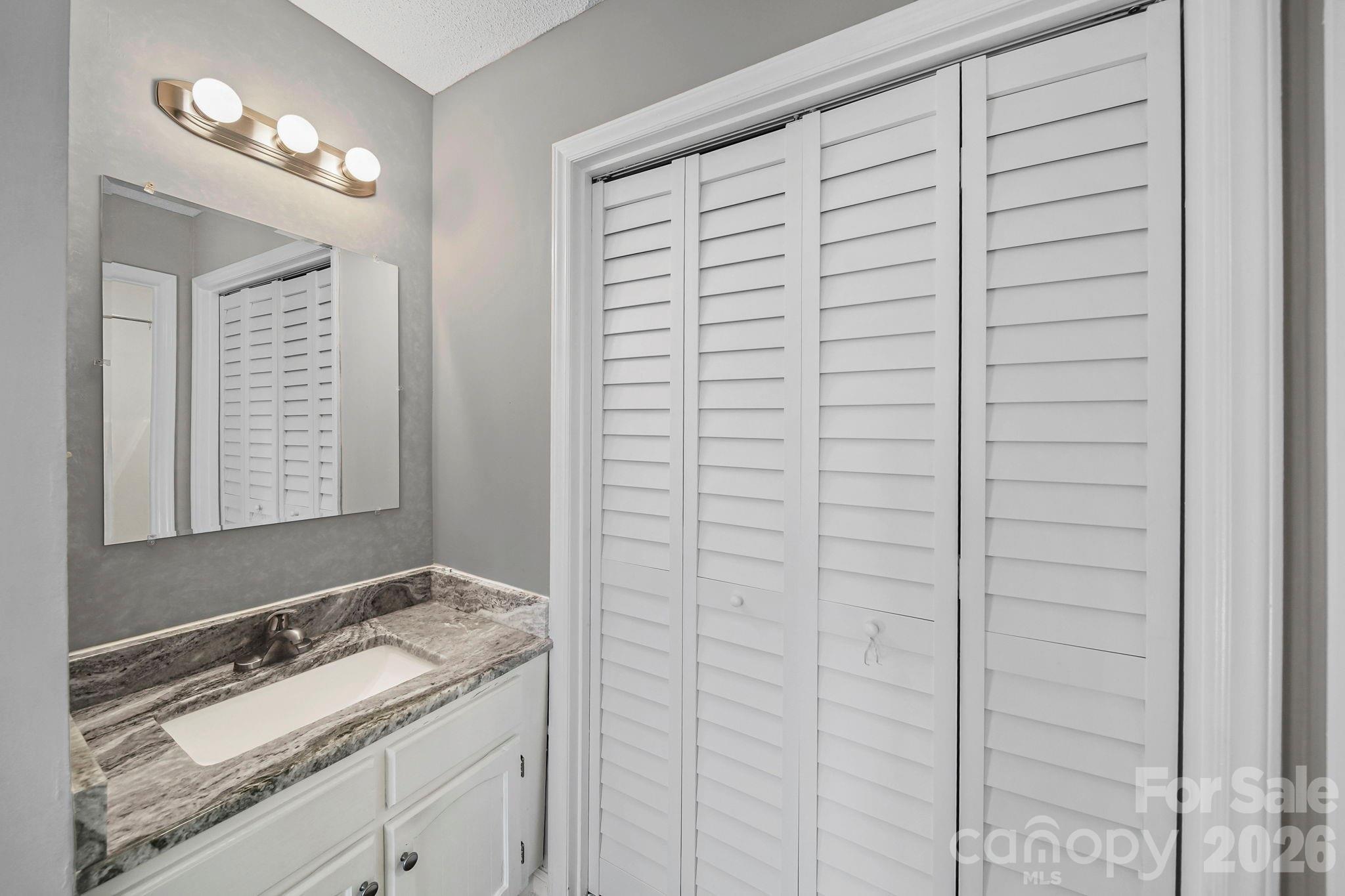 855 Nottingham Drive 65 Property Photo 23
