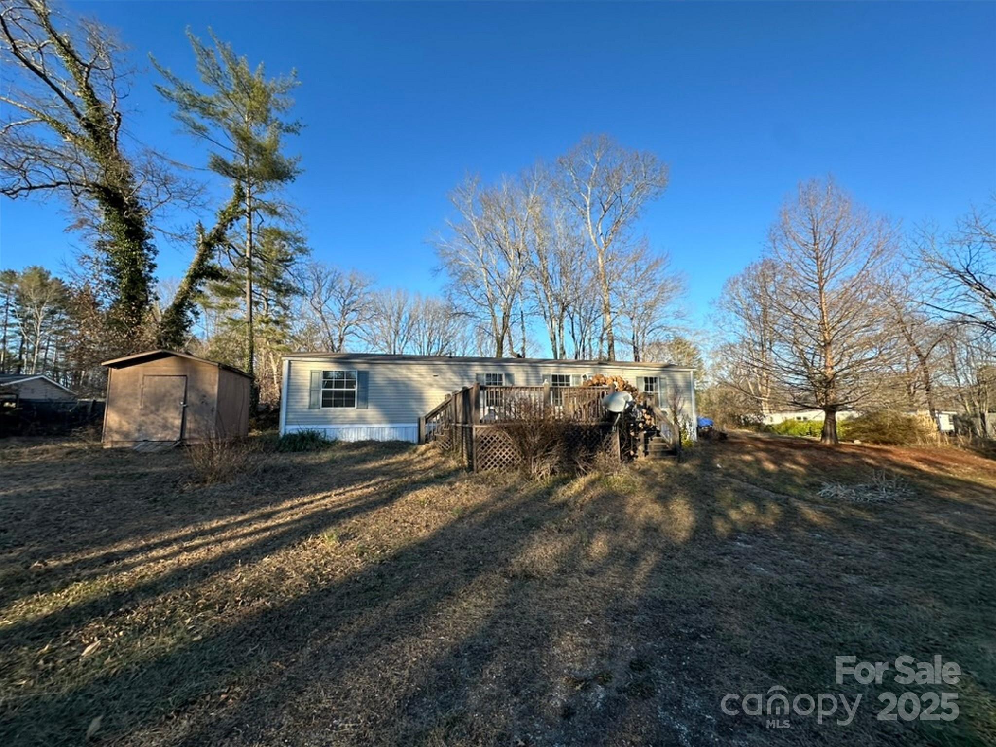 200 Rolling Oaks Drive Property Photo 1