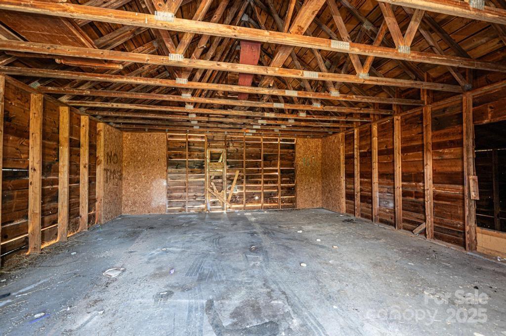 3398 Shamrock Heights Property Photo 6