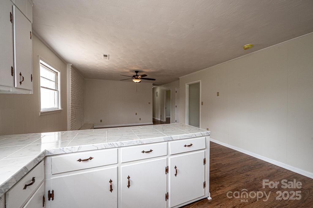 3398 Shamrock Heights Property Photo 10