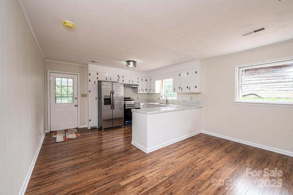 3398 Shamrock Heights Property Photo 11