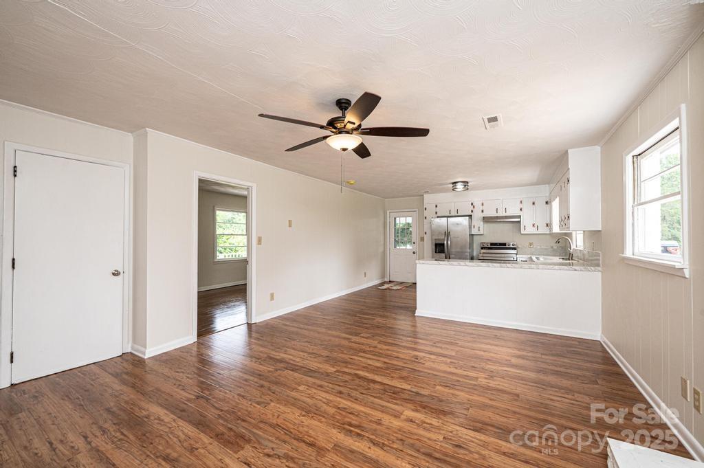 3398 Shamrock Heights Property Photo 12