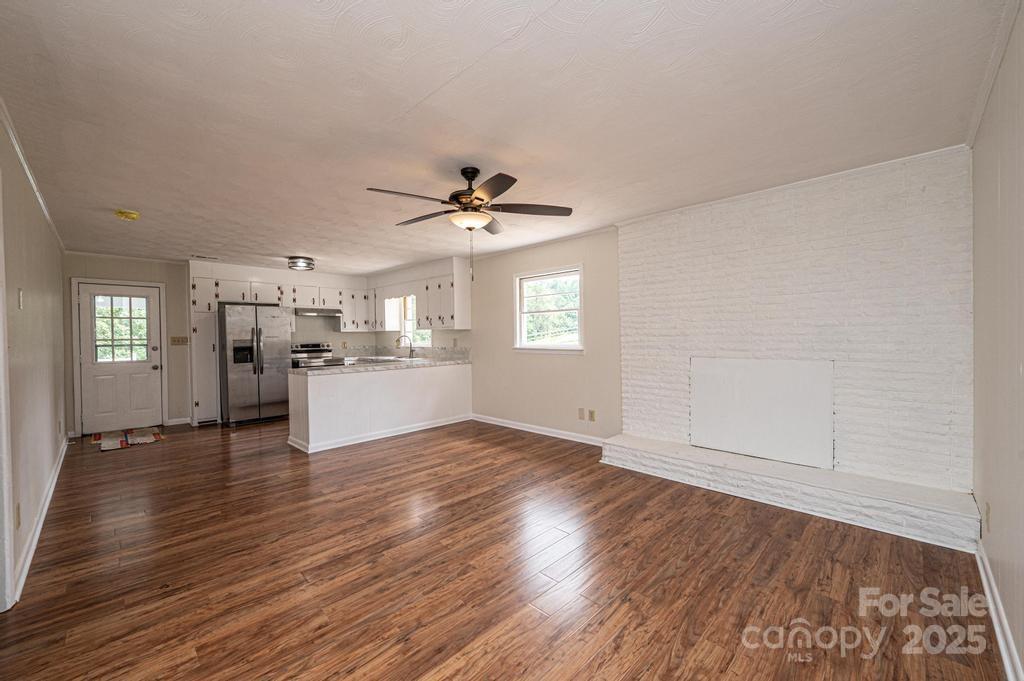 3398 Shamrock Heights Property Photo 13