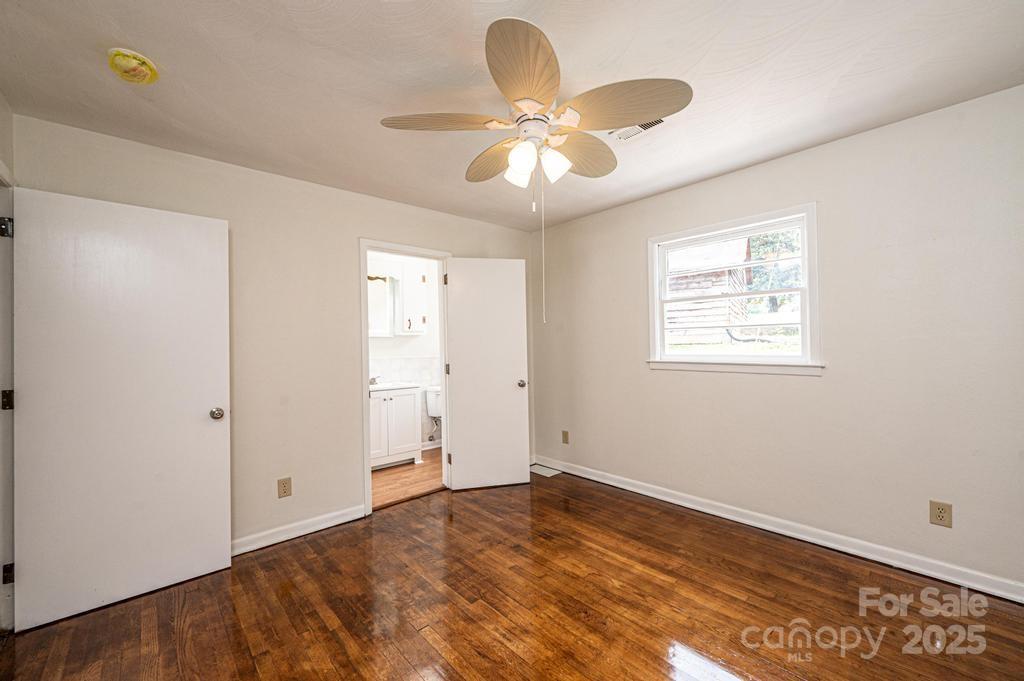 3398 Shamrock Heights Property Photo 15