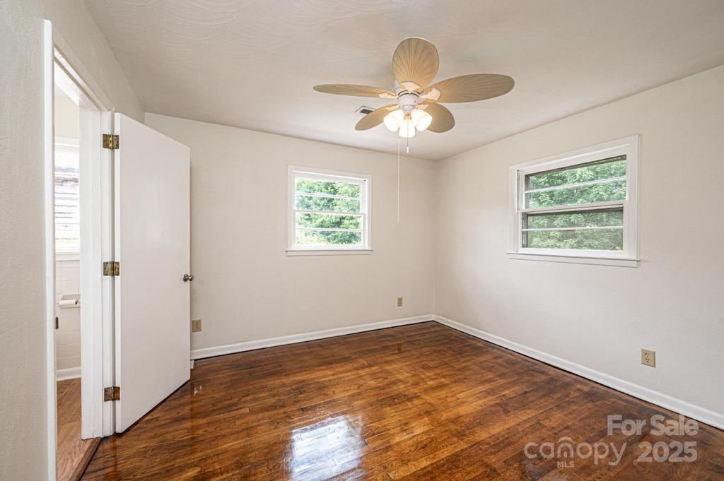3398 Shamrock Heights Property Photo 16