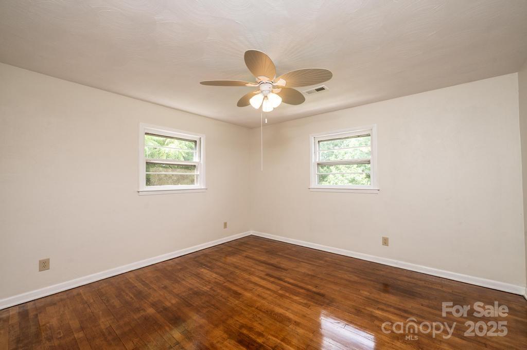 3398 Shamrock Heights Property Photo 17