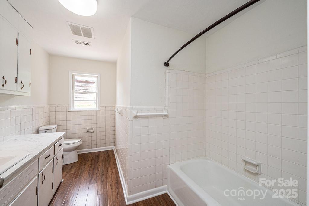 3398 Shamrock Heights Property Photo 18